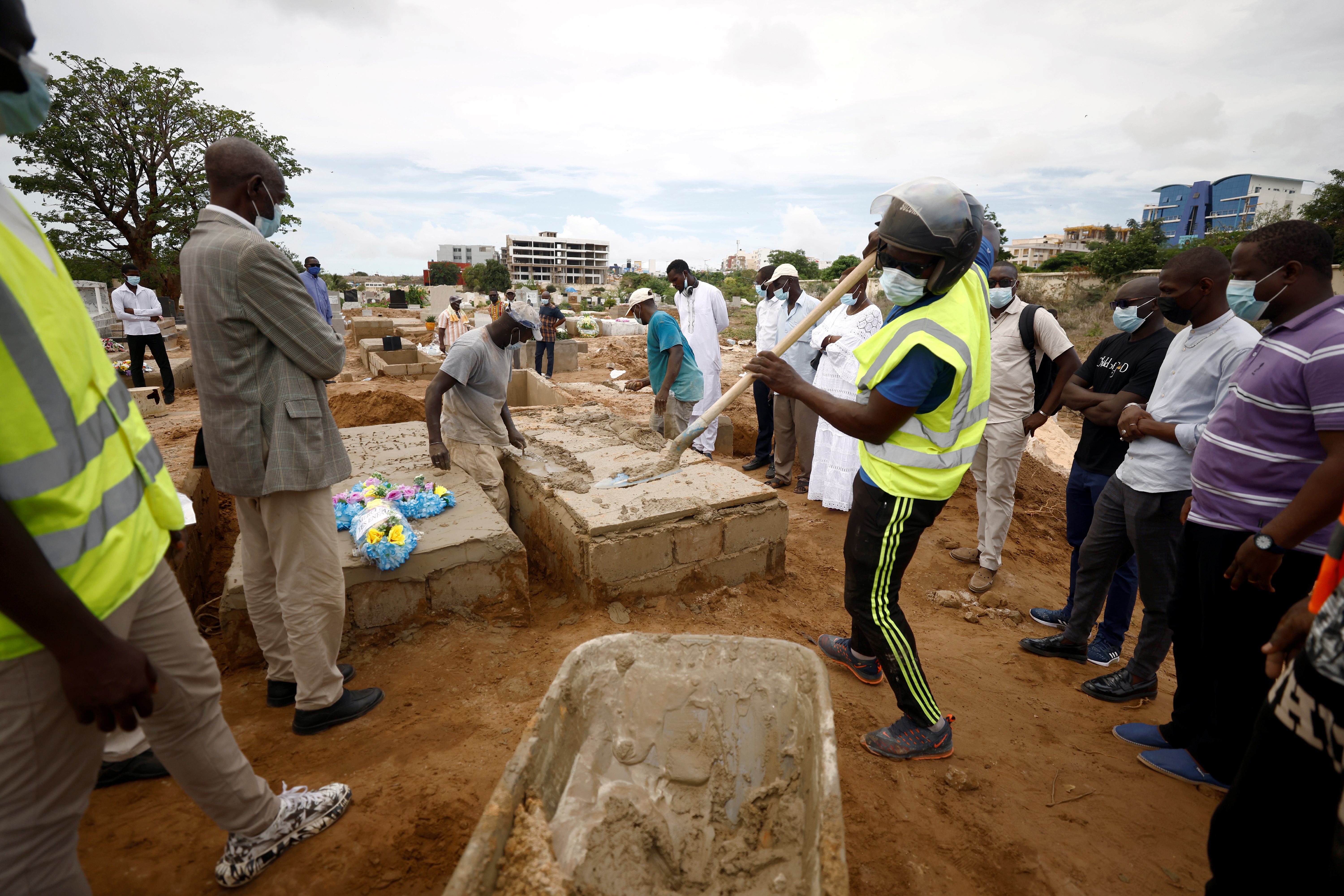 Pace of burials rises as Senegal records more COVID-19 deaths