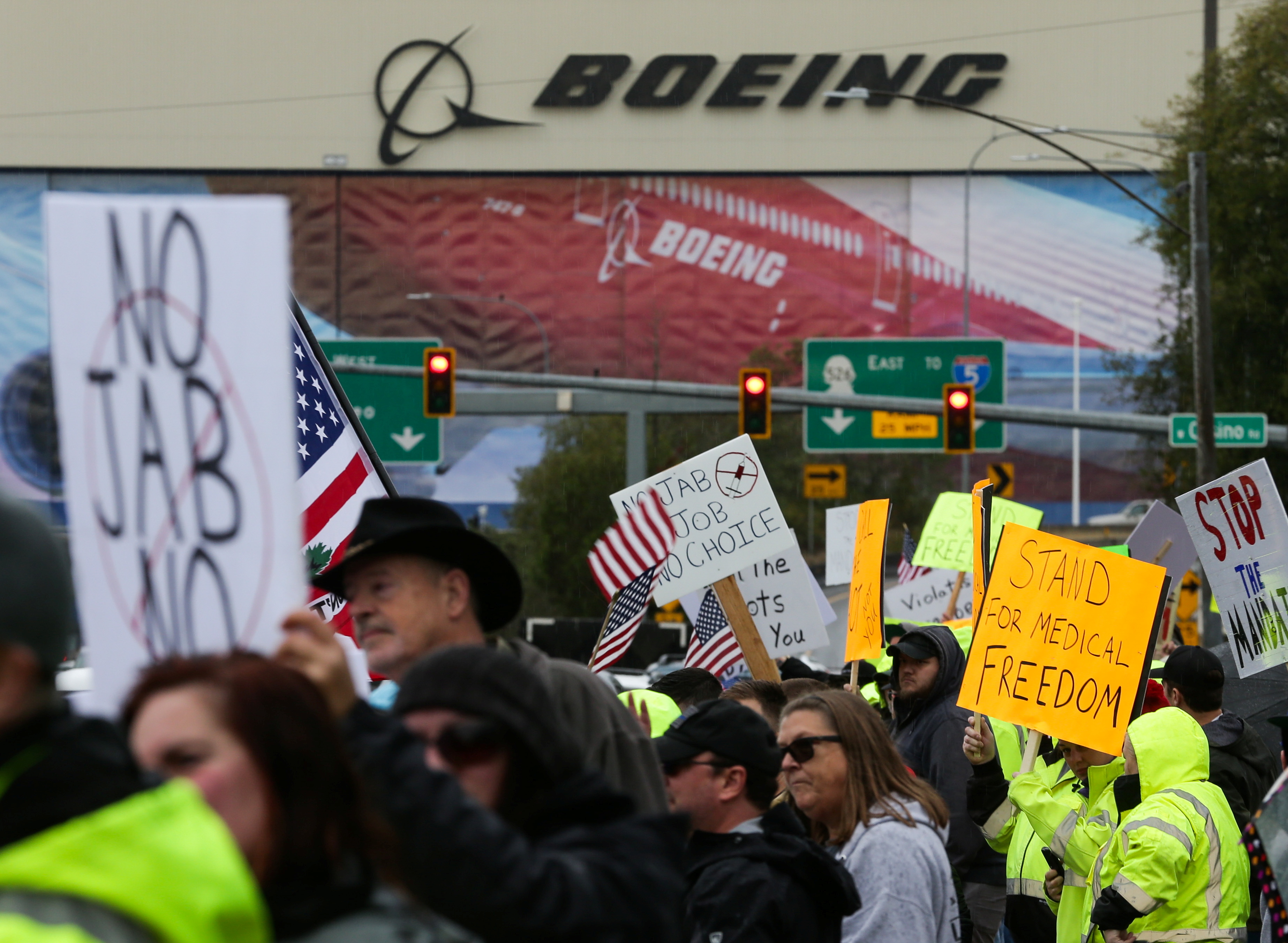 Boeing employees protest vaccine mandate