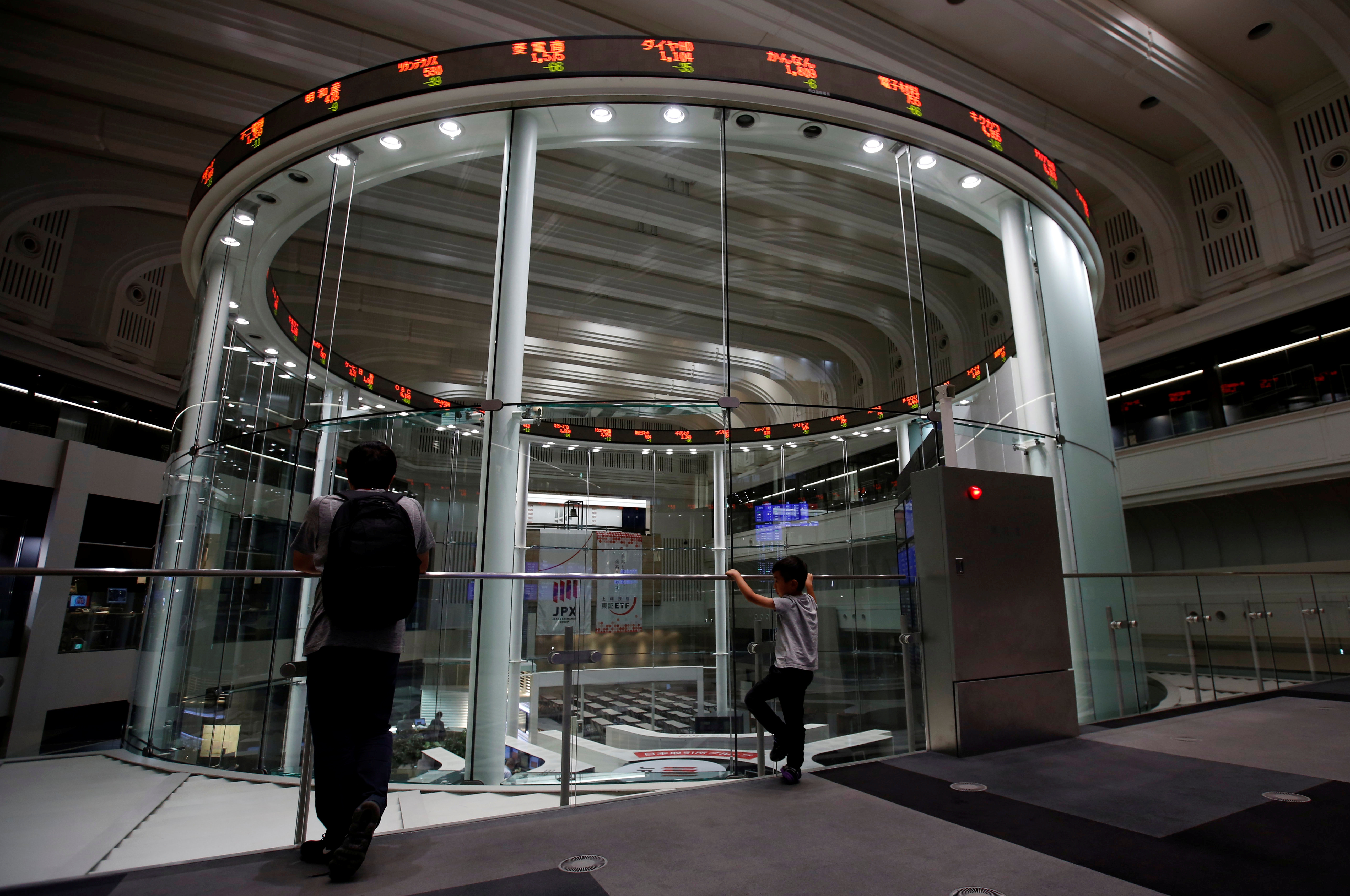 午前の日経平均は反落、米金利高で ハイテク株軟調 - ロイター (Reuters Japan)
