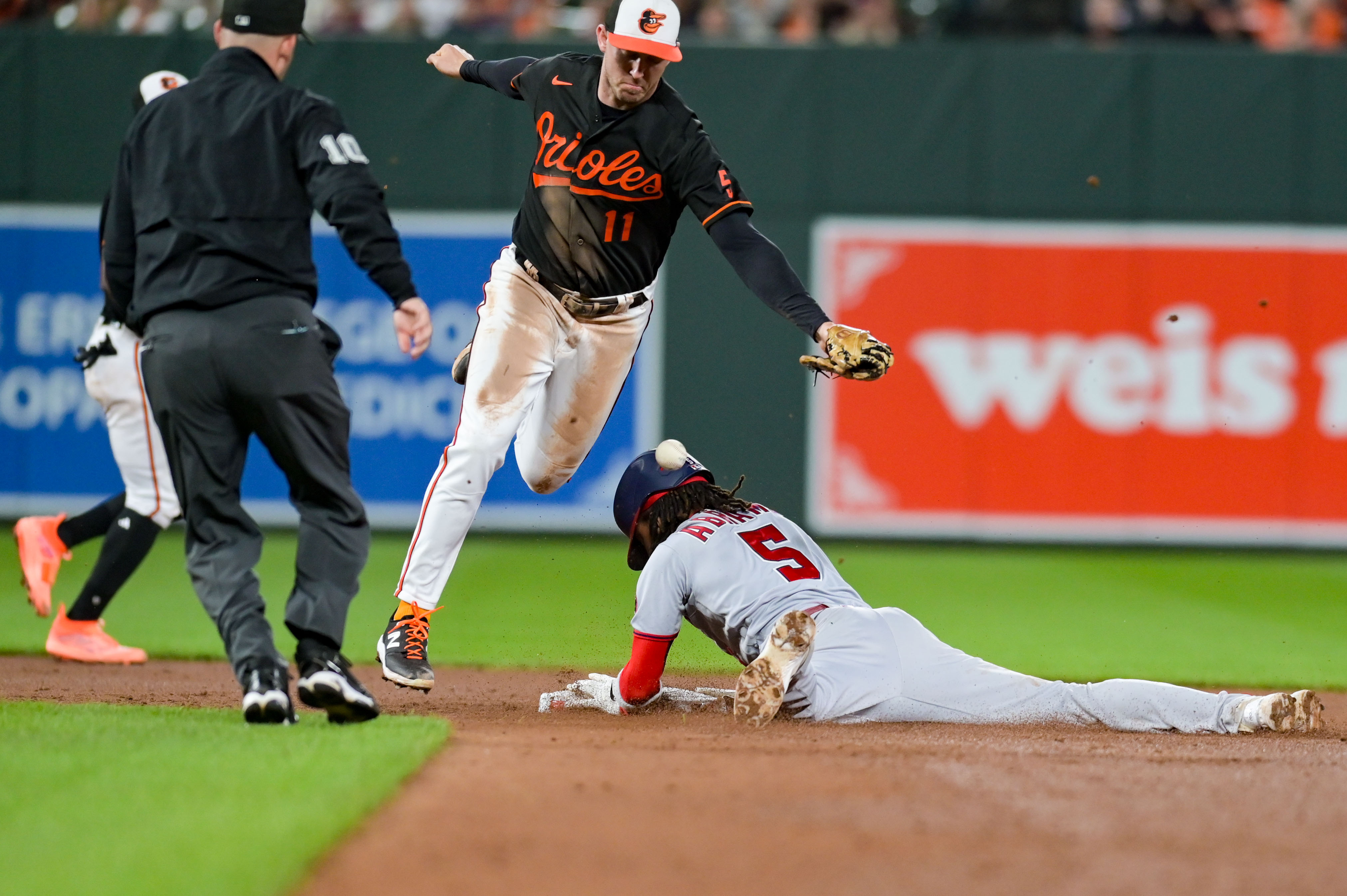 Adley Rutschman homers, lifts Orioles to brink of AL East title