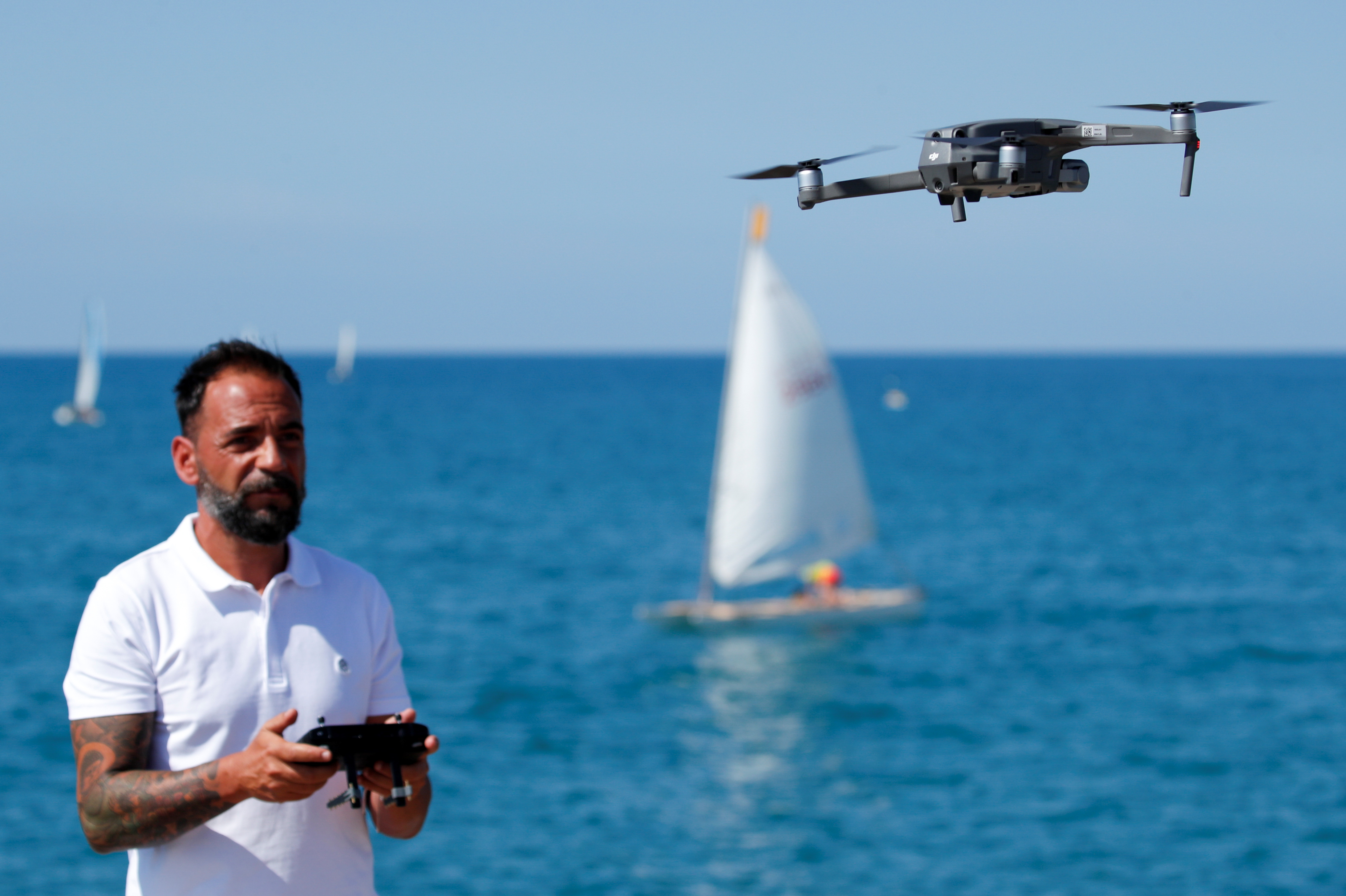 Drones monitor beach capacity in Sitges