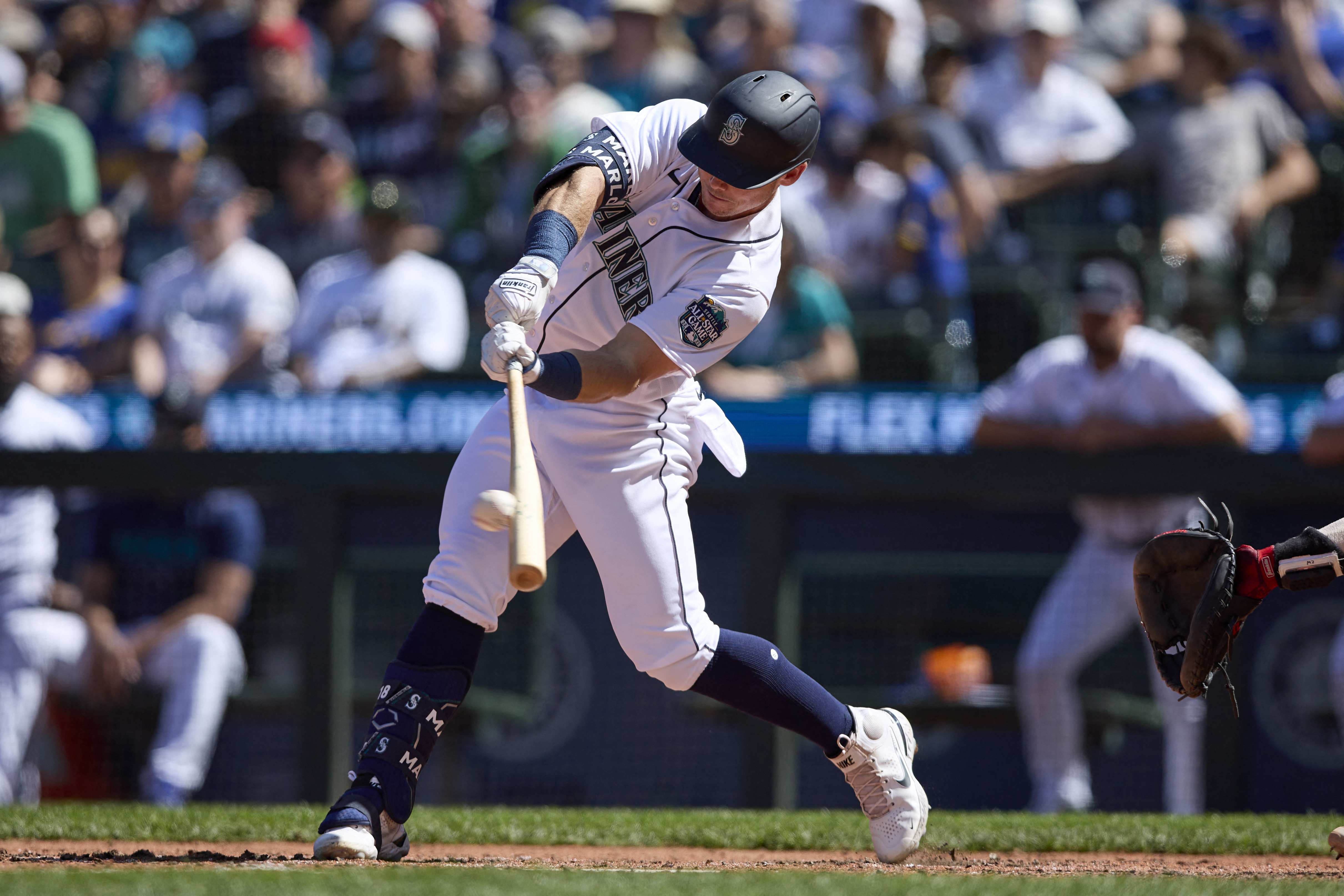 Mariners beat Red Sox 6-3