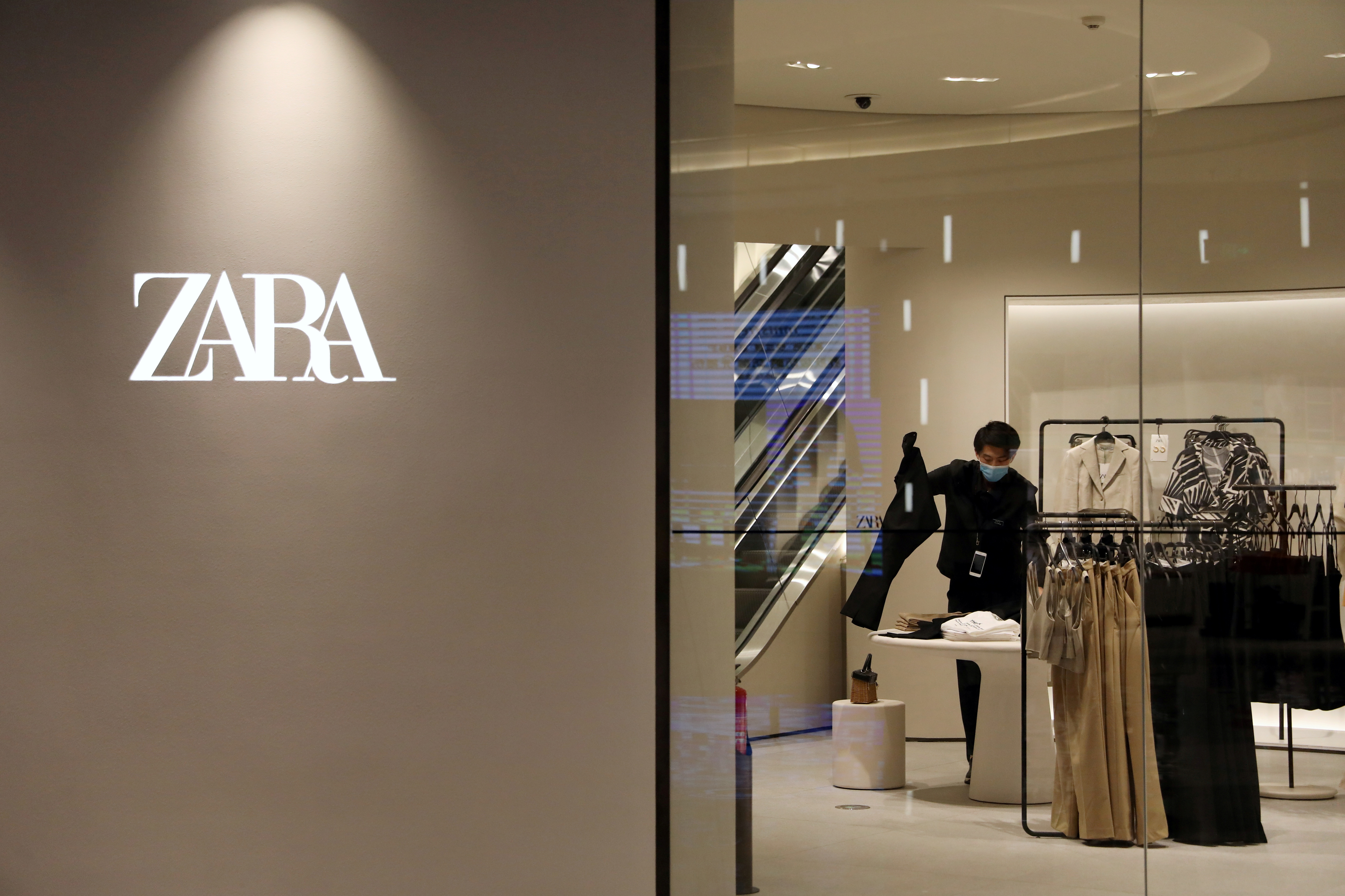 Fjord Children's day home delivery H&M lags Zara-owner Inditex in race to regain lost sales | Reuters