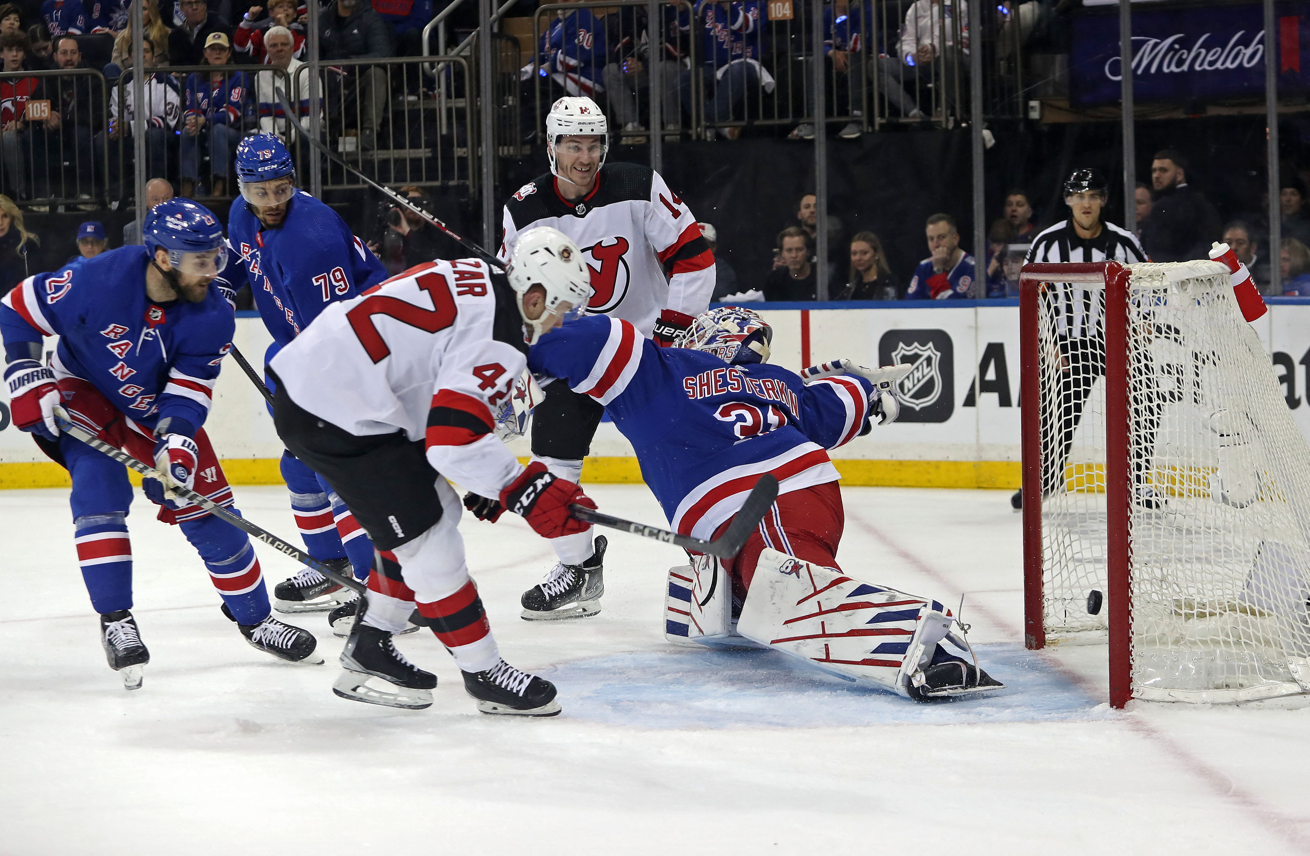 Kreider helps Rangers beat Devils 5-2 to force Game 7