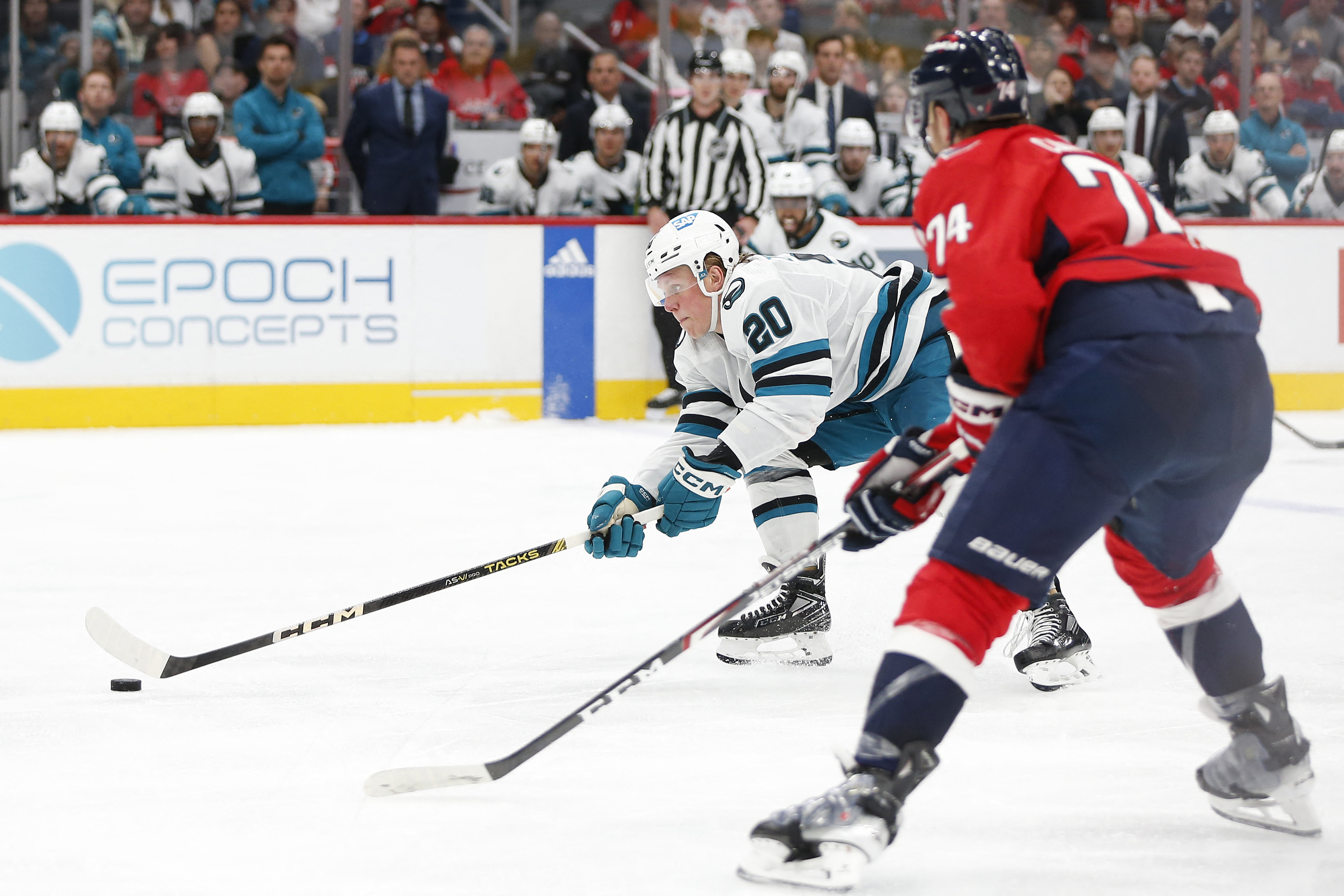 Tom Wilson helps Capitals top winless Sharks | Reuters