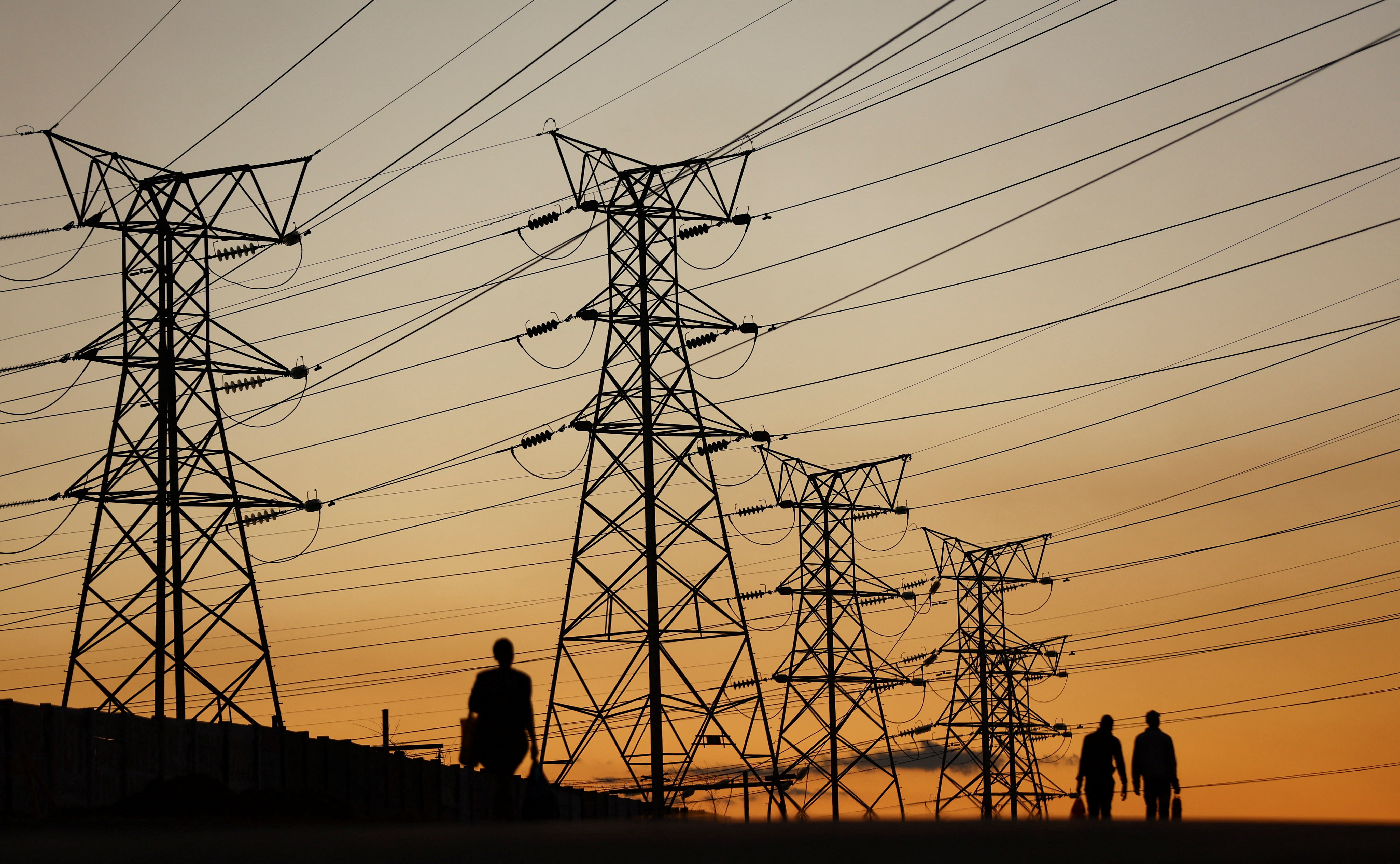South Africa's Eskom extends daily power cuts for next week amid capacity shortage