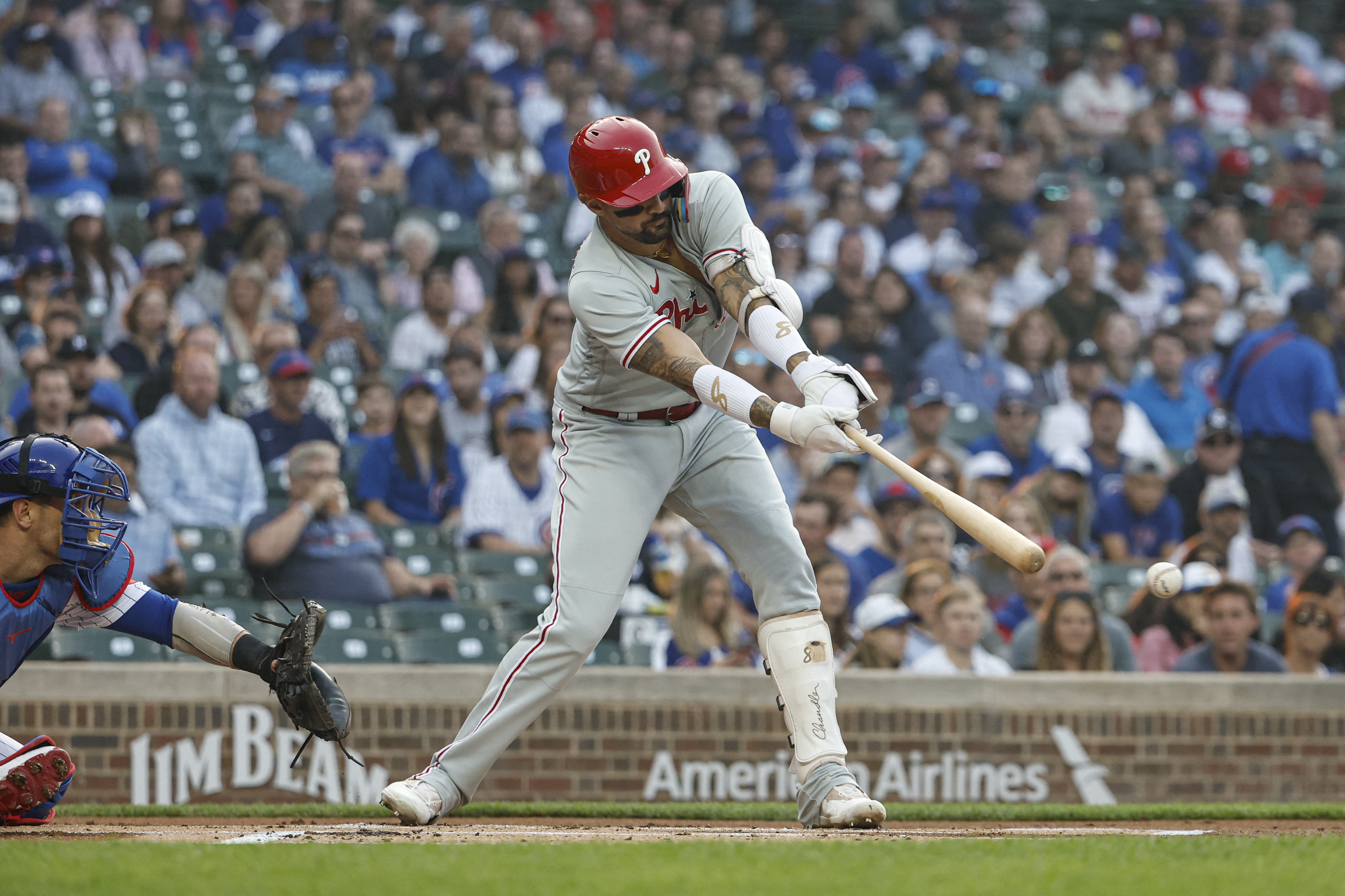 Phillies continue road dominance, get past Cubs