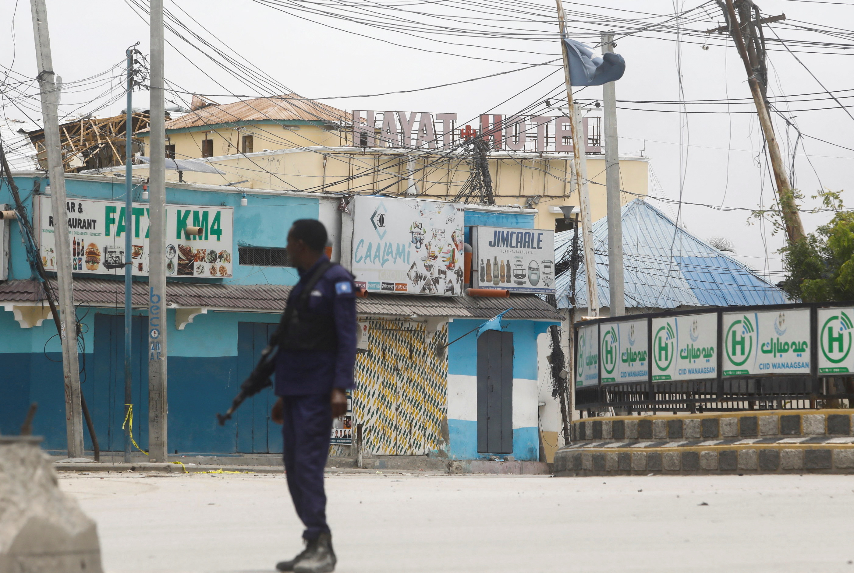 Unidentified attackers seize control of hotel in Mogadishu