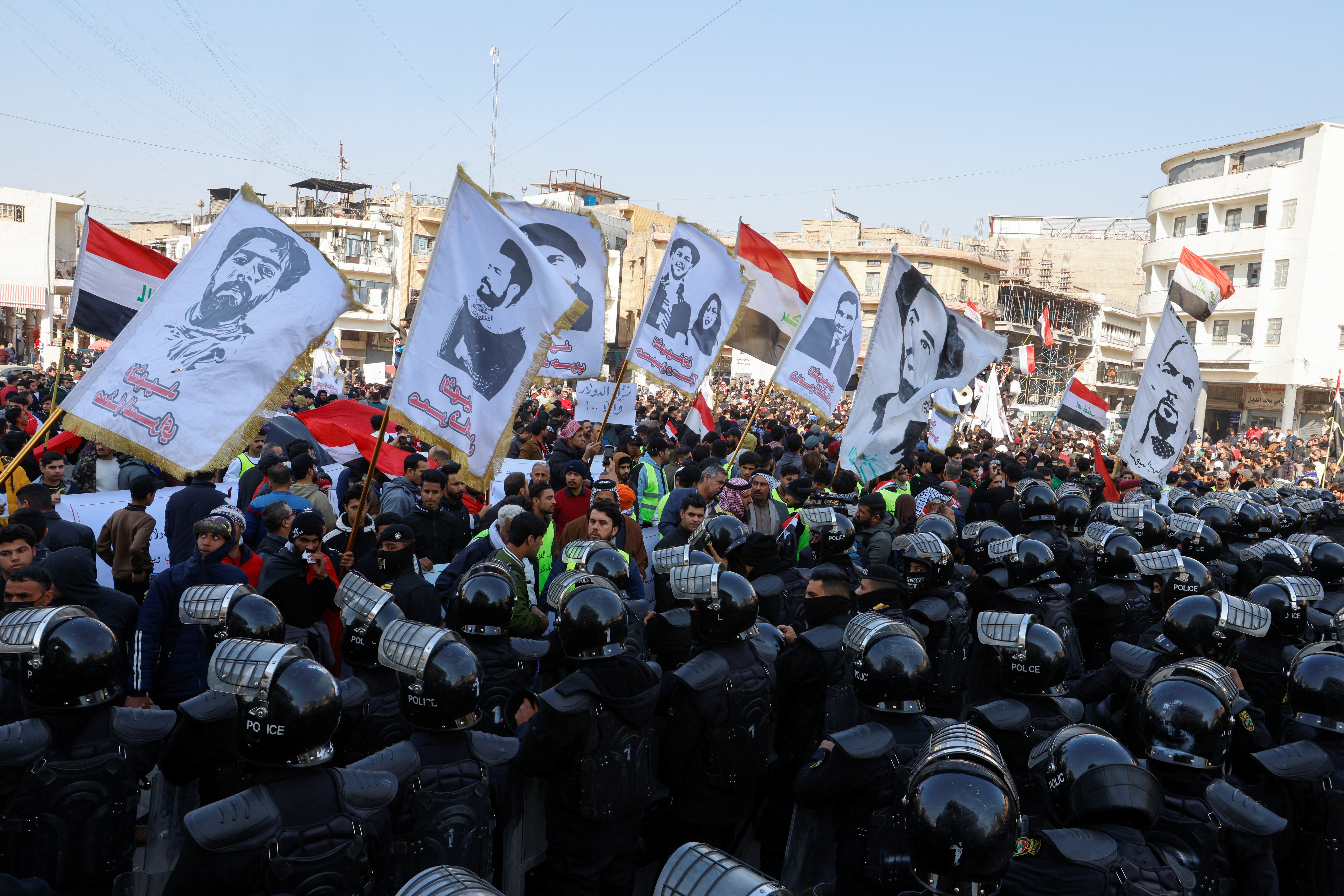 Hundreds protest in Baghdad over Iraqi dinar’s slide