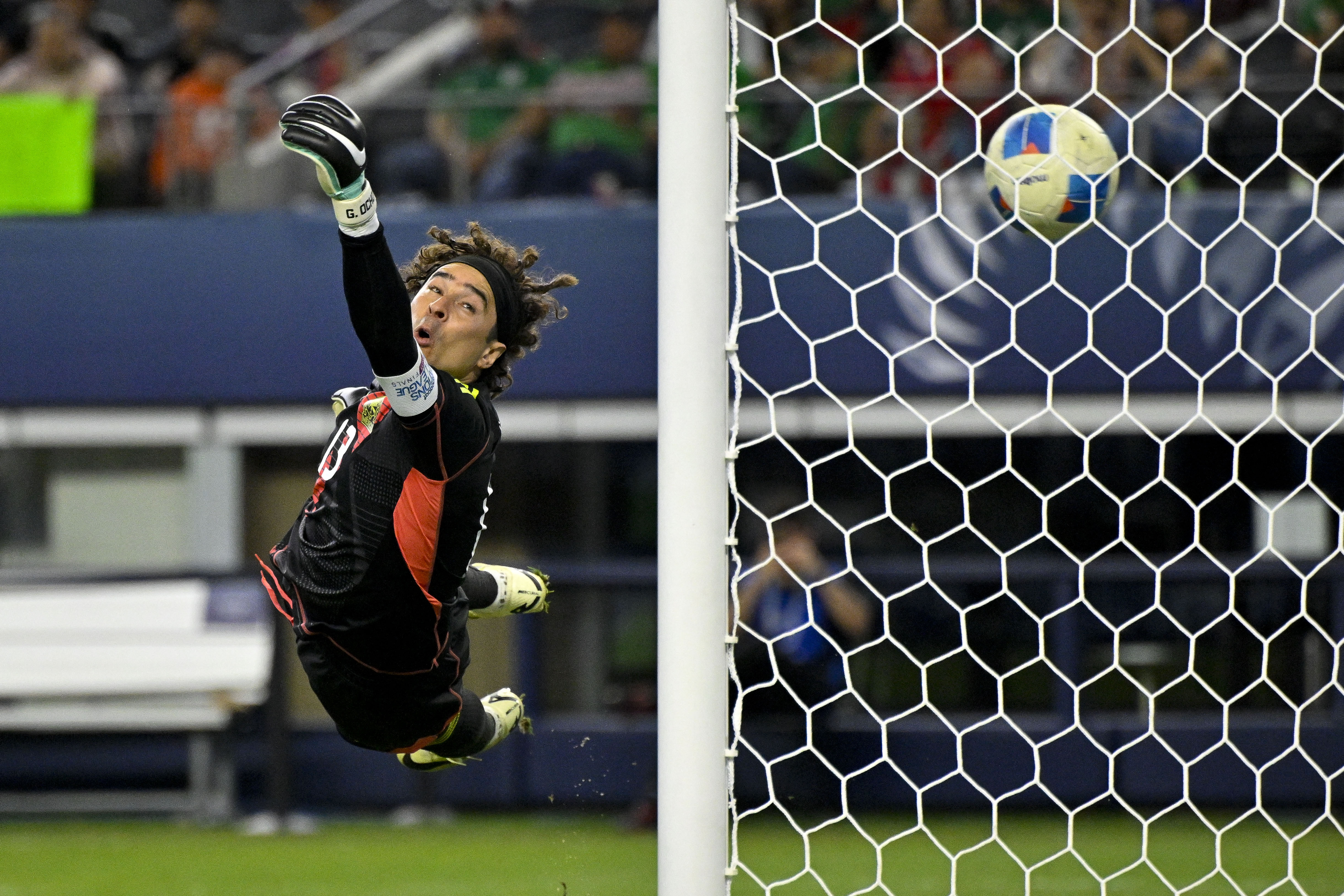 Ochoa y Lozano fuera del plantel joven de México para la Copa América | Reuters