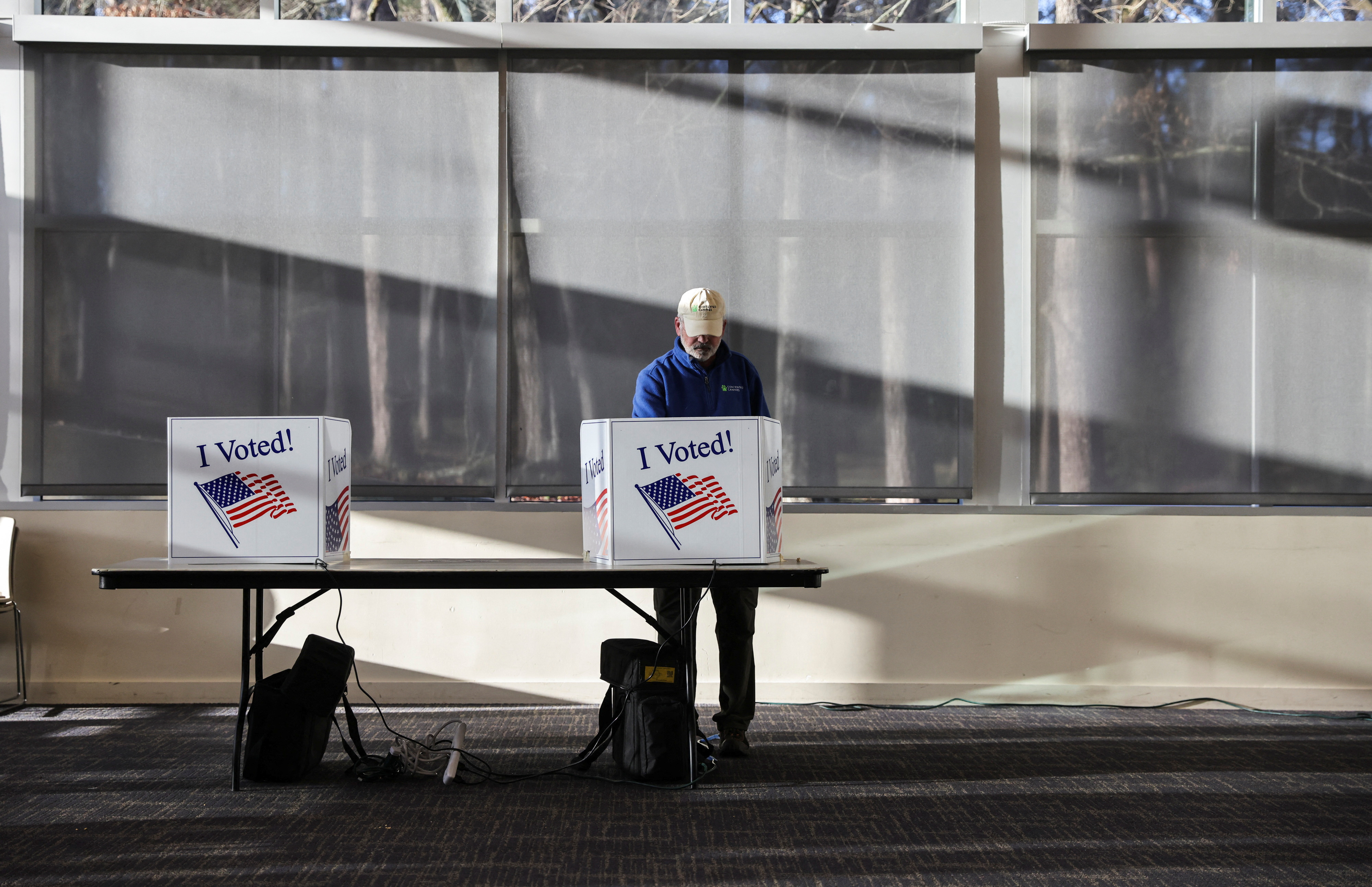 Voters cast their ballots in South Carolina republican presidential primary