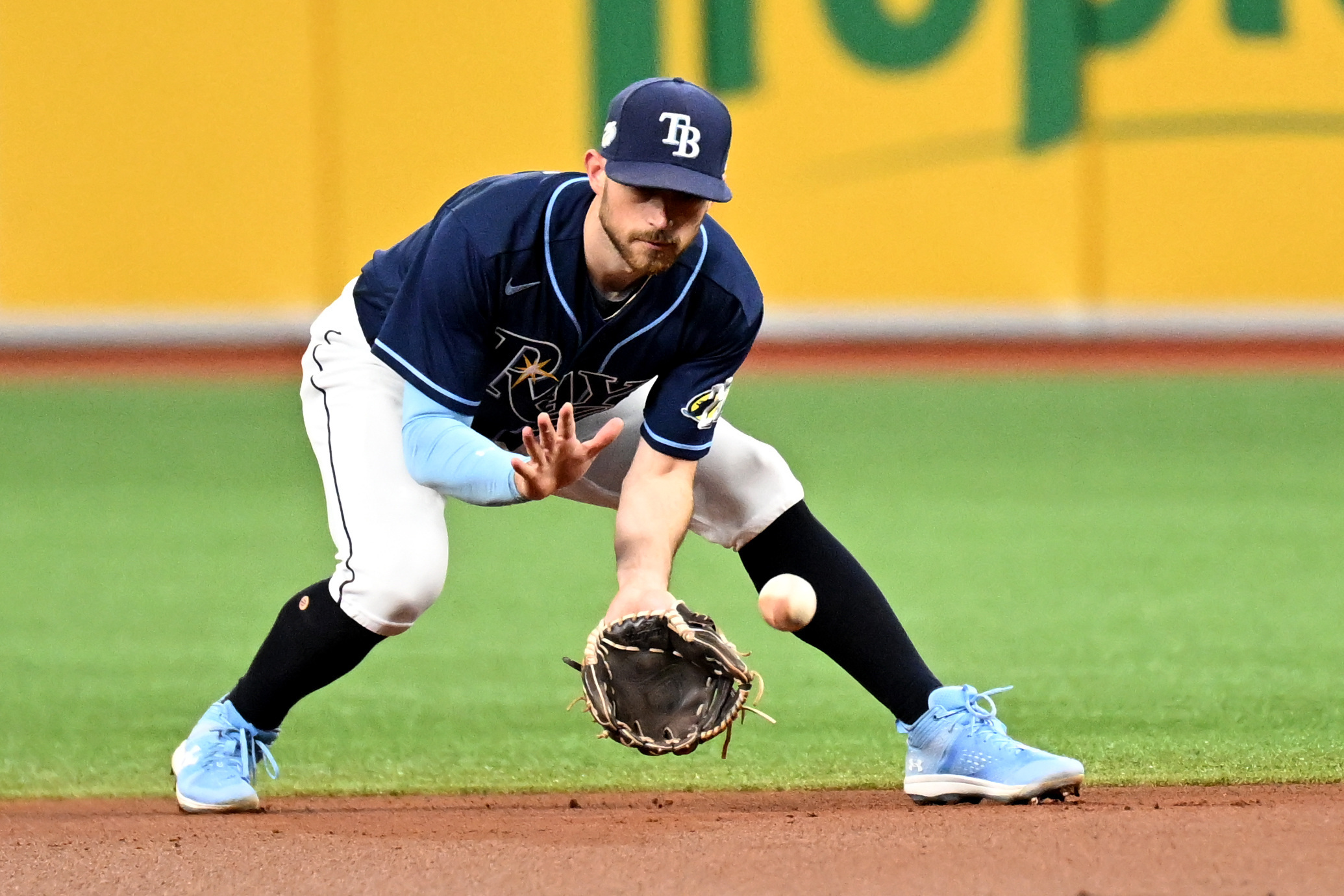 Tyler Glasnow goes 7 strong innings, Brandon Lowe homers to help Rays beat  Marlins 4-1 - CBS Miami