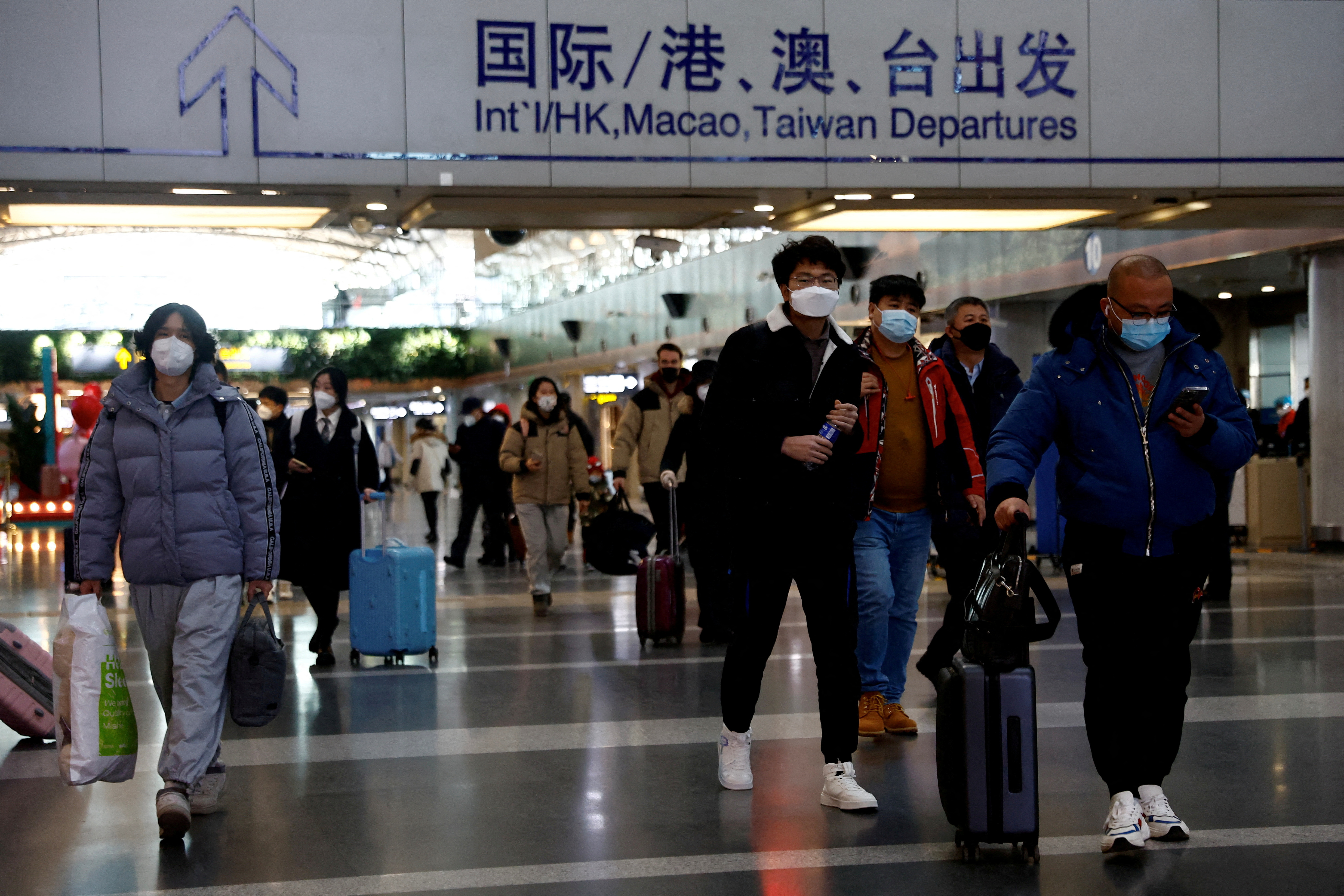 China travel rebound bets turn toward airports, away from airlines | Reuters