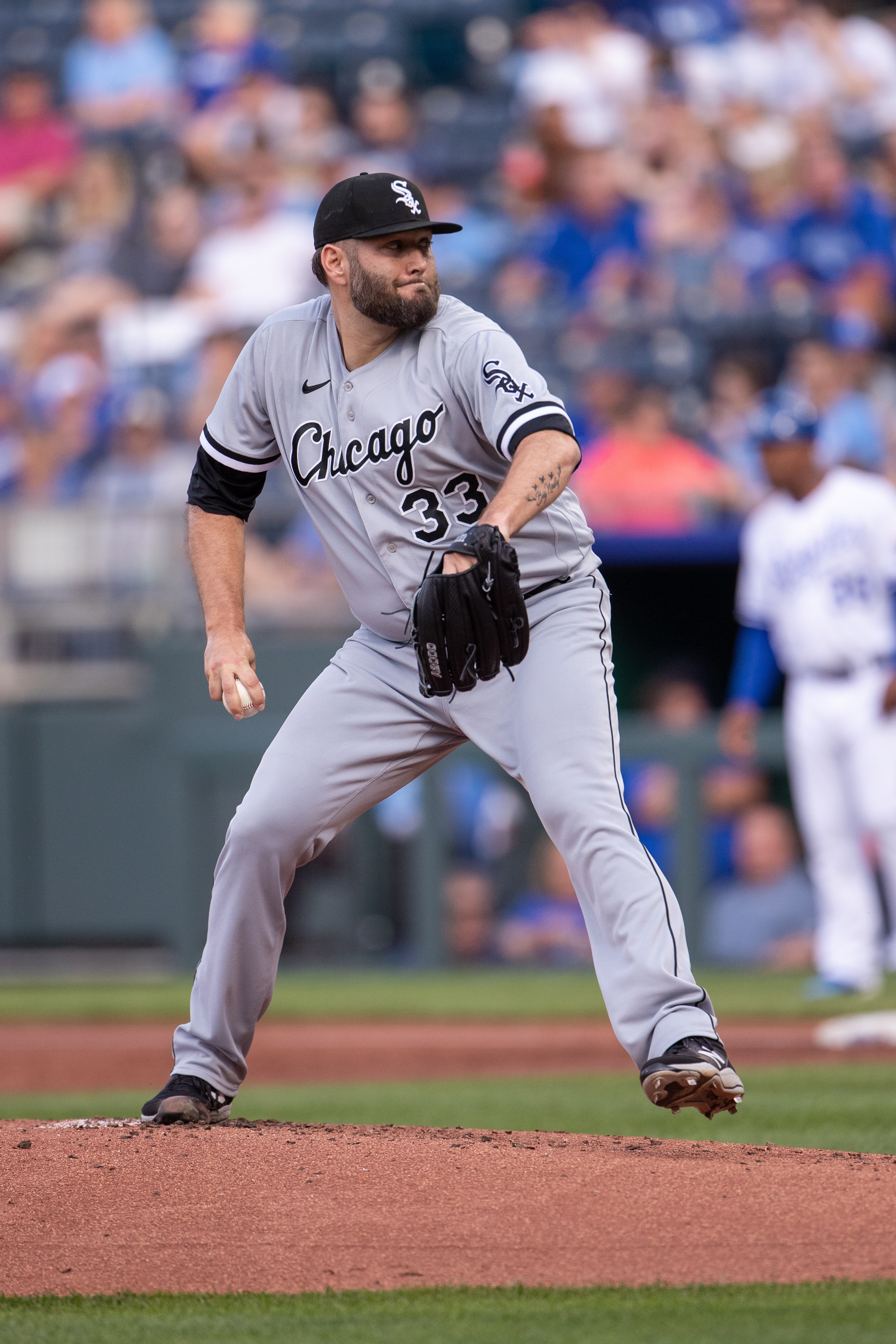 Pratto, Massey, Olivares homer as Royals blast White Sox 9-1