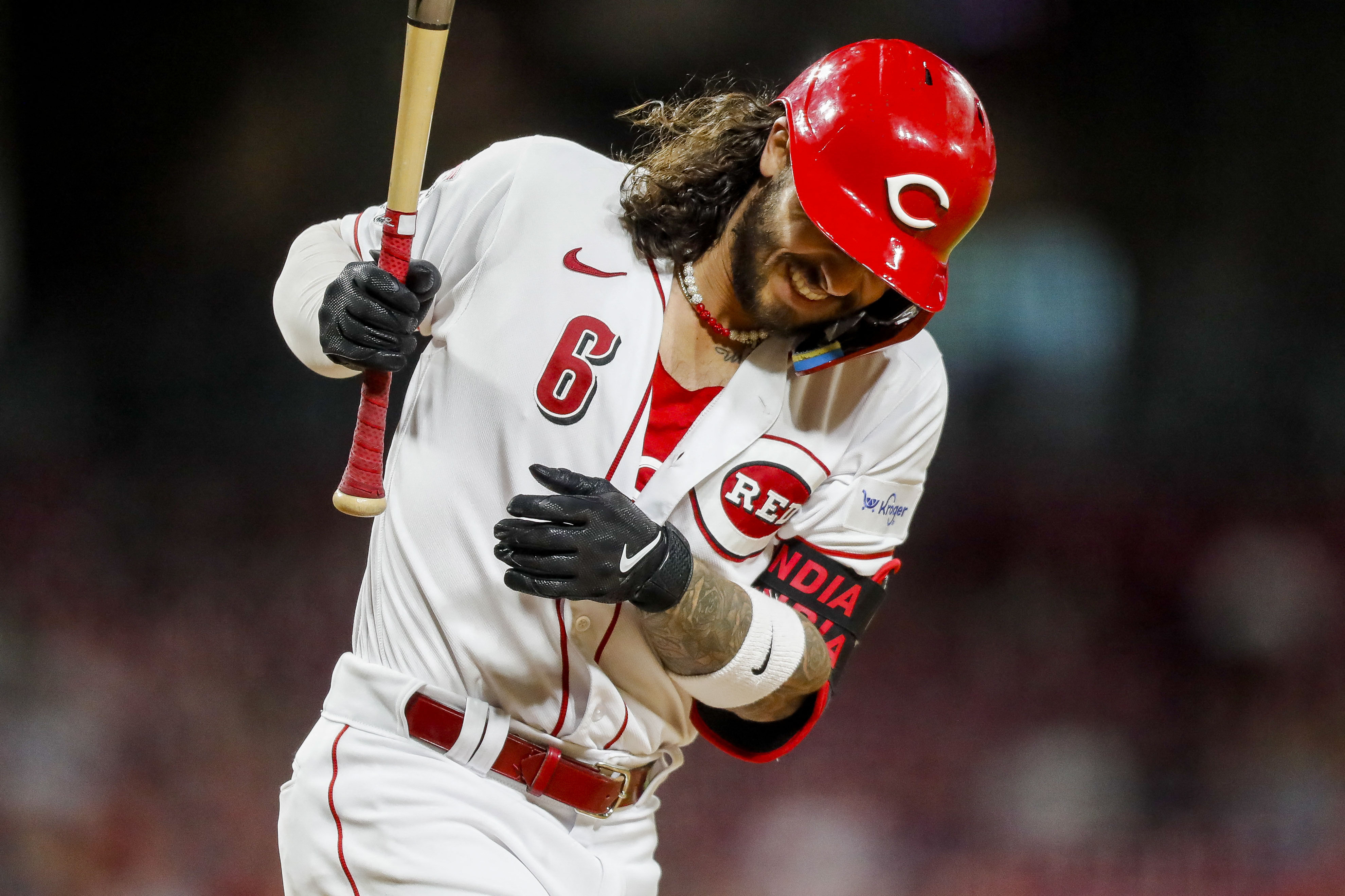 Reds build big lead, hold on for win over Mets