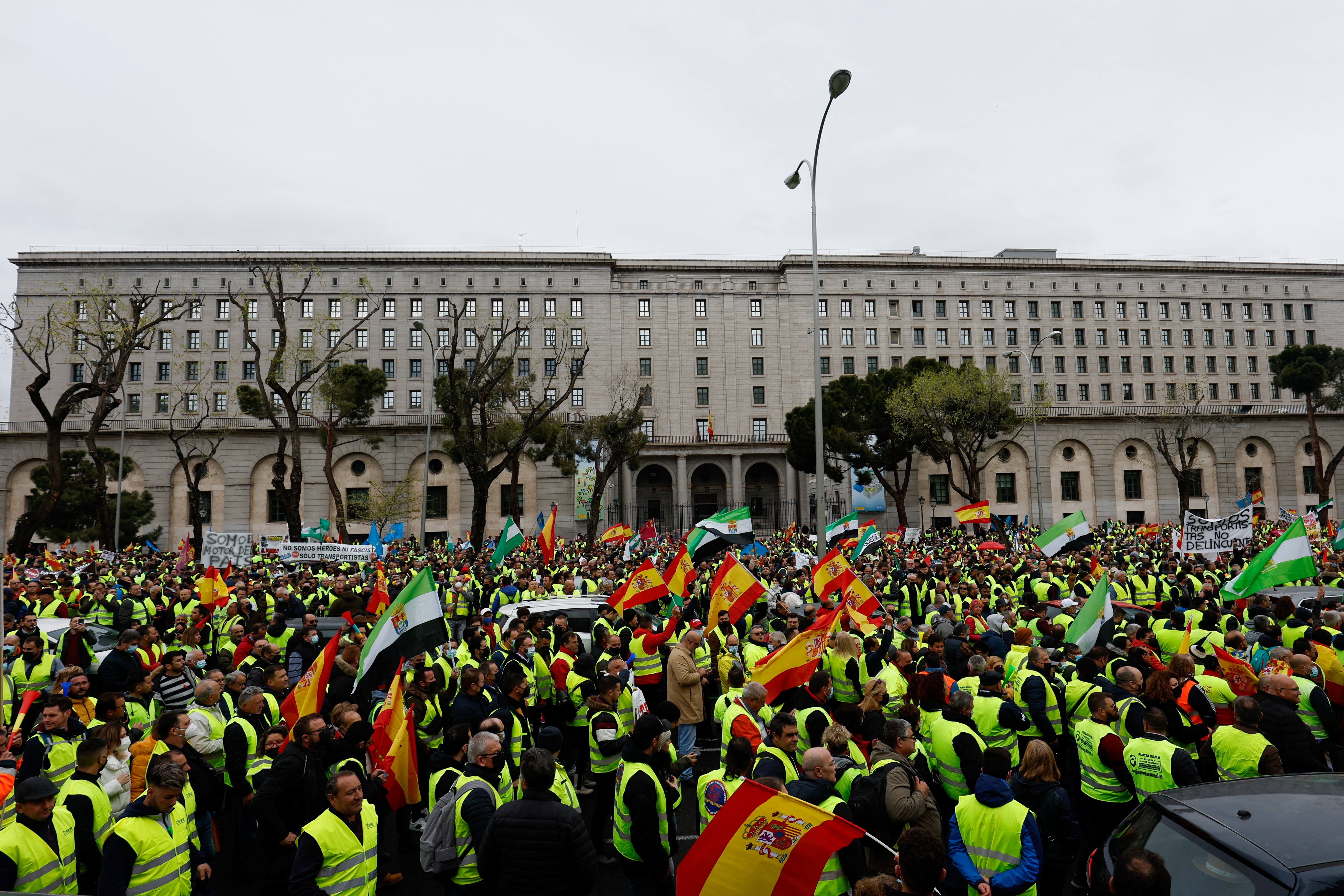 Truck drivers protest in Madrid