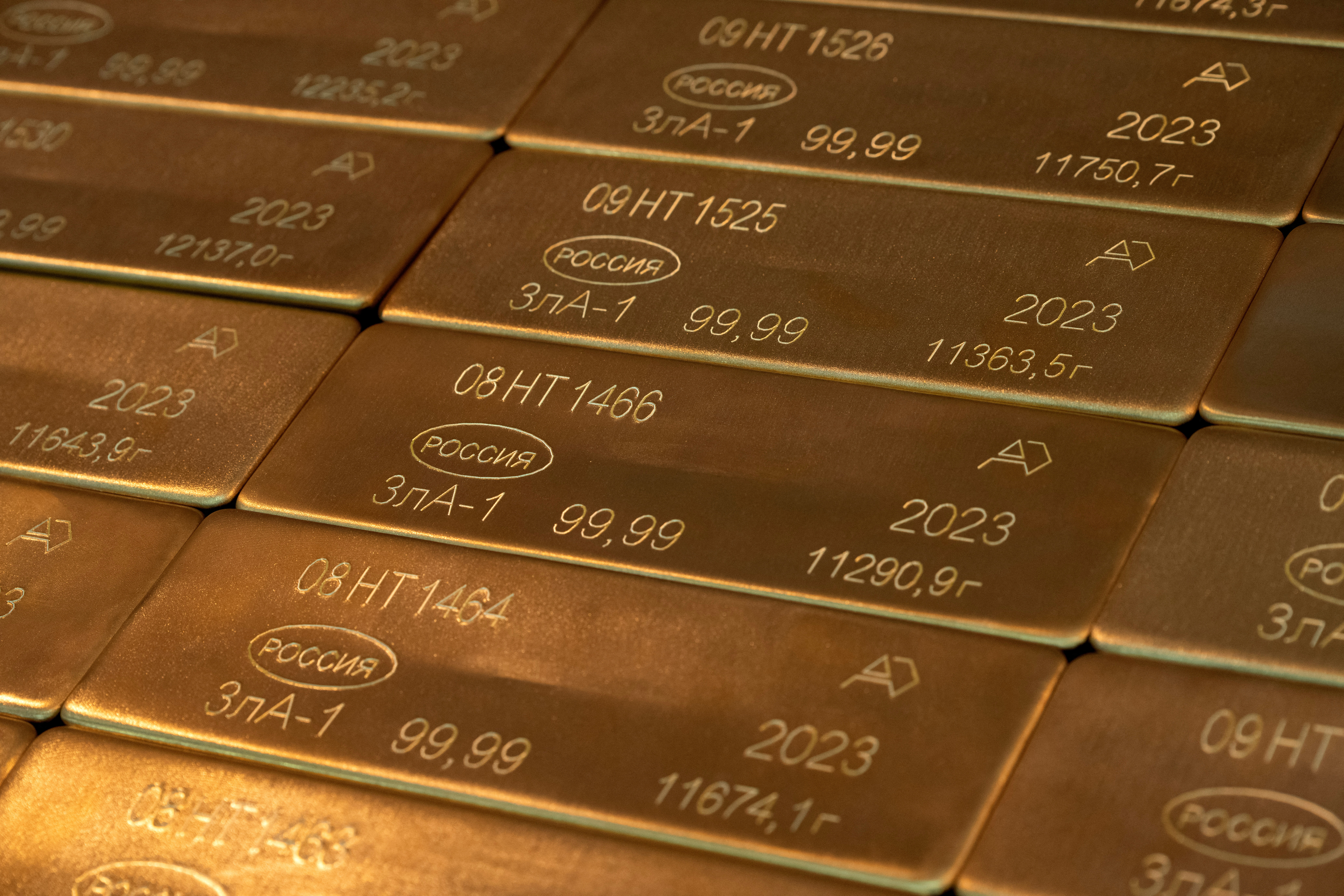 ทองคำพุ่งขึ้นสูงสุดเป็นประวัติการณ์จากโมเมนตัมอัตราดอกเบี้ยสหรัฐ