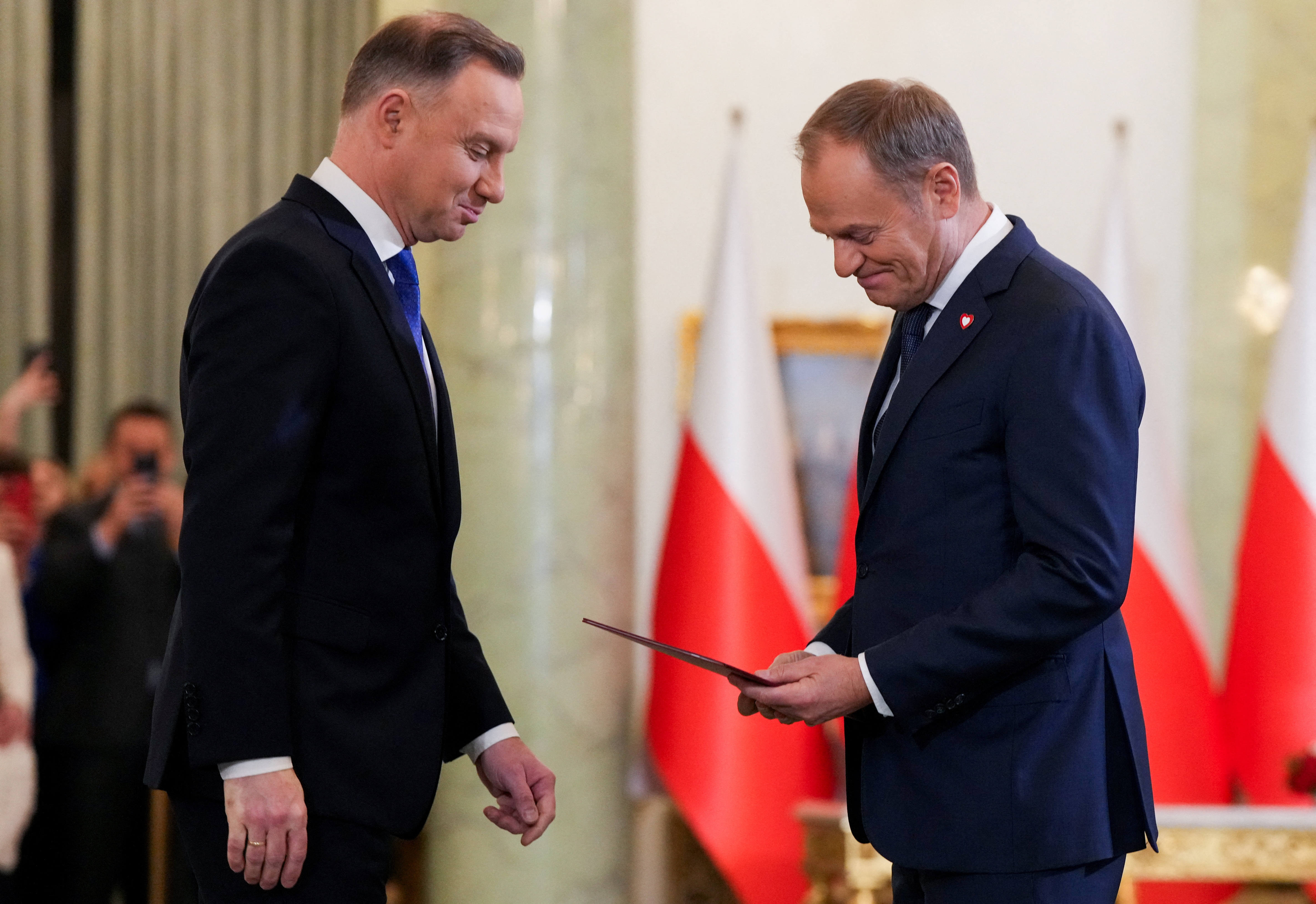 Polish president delays appointing new government, Poland