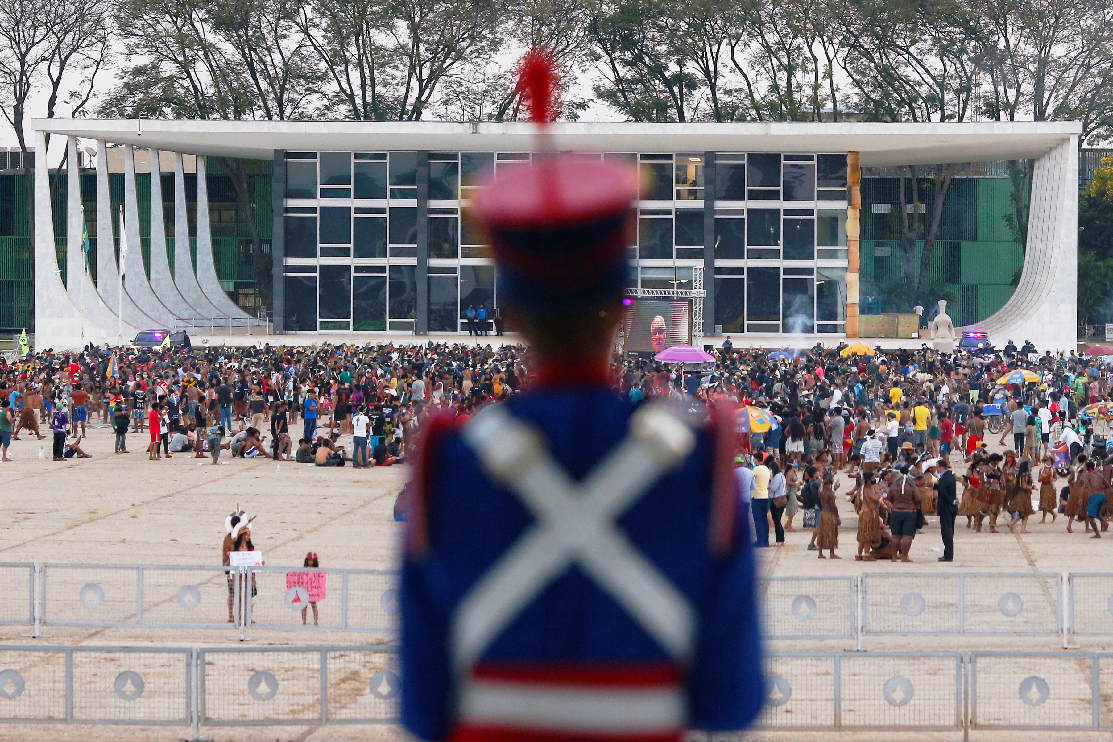 One Hour of Brazilian Military Marches 