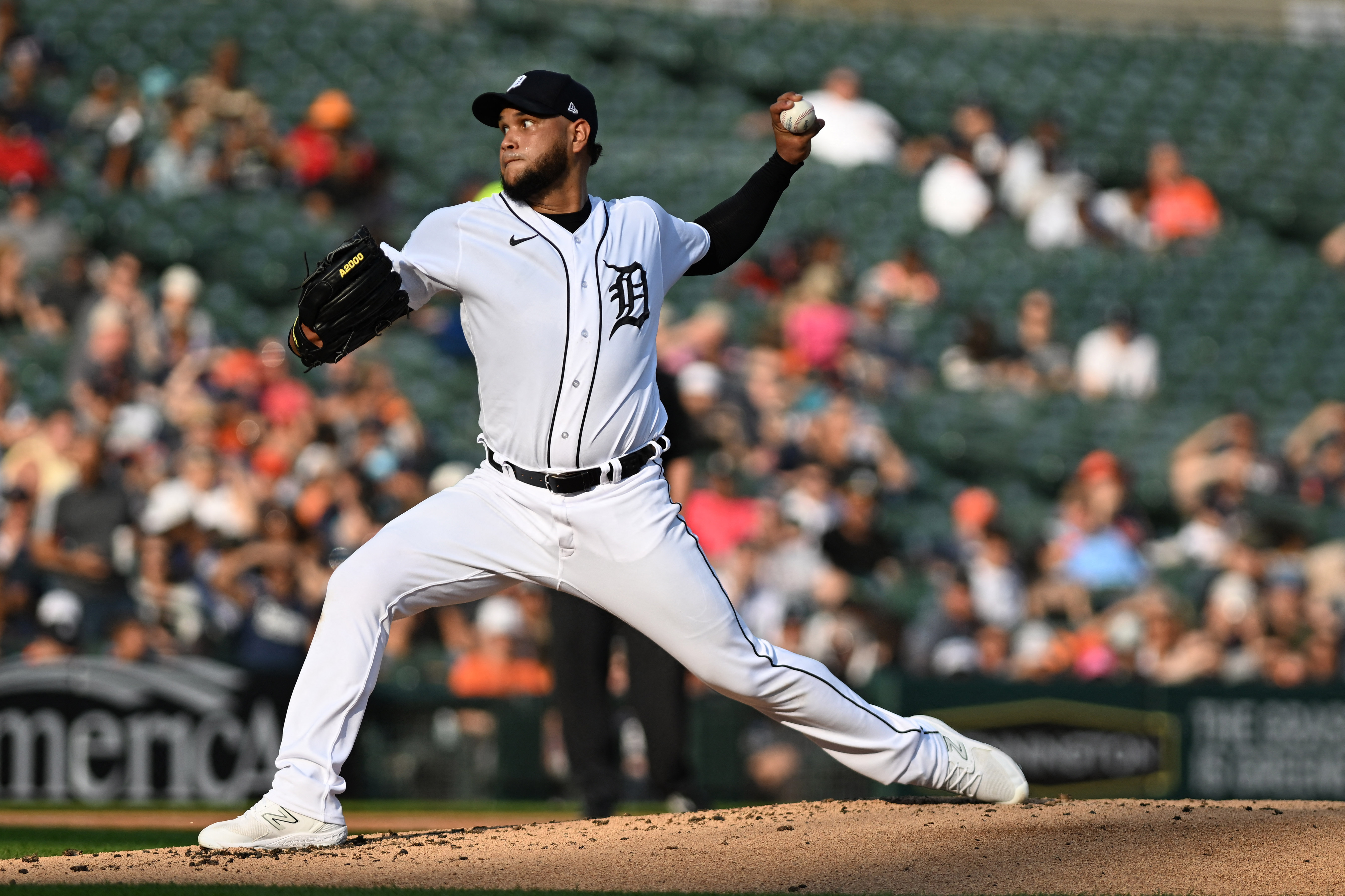 Eduardo Rodriguez strikes out 5 in win over A's