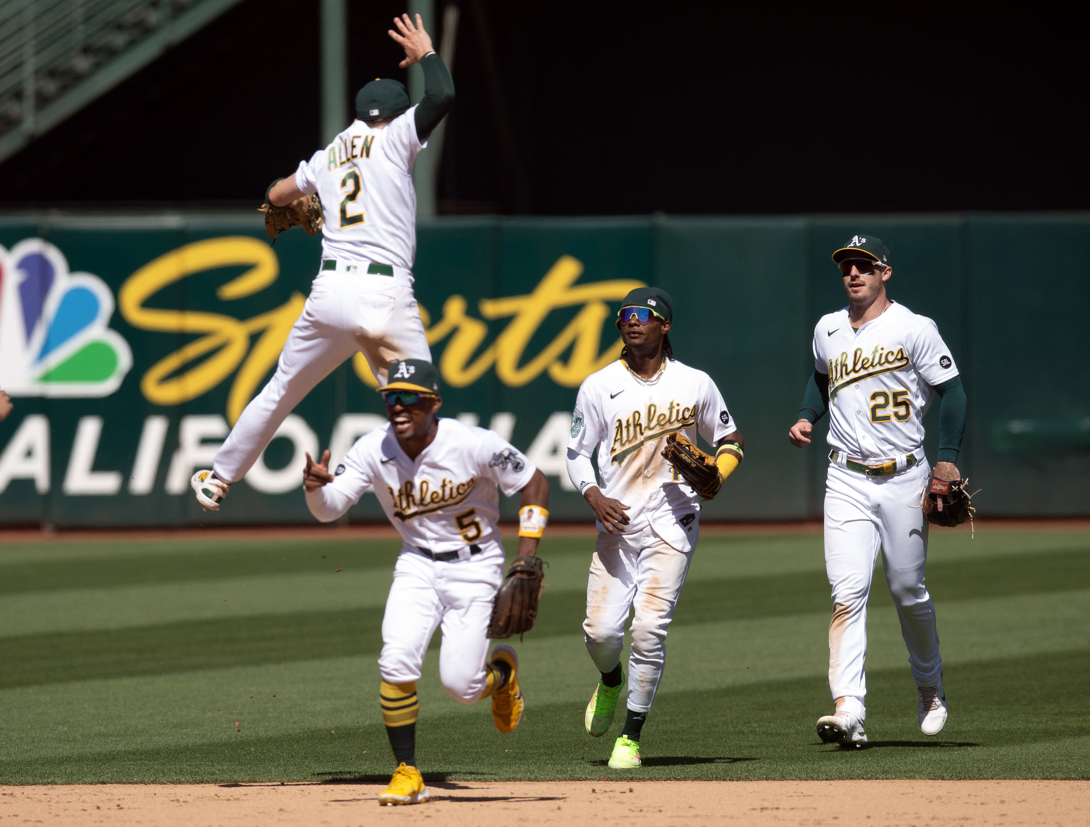 A's win 5-3 to secure rare series win at home over Blue Jays