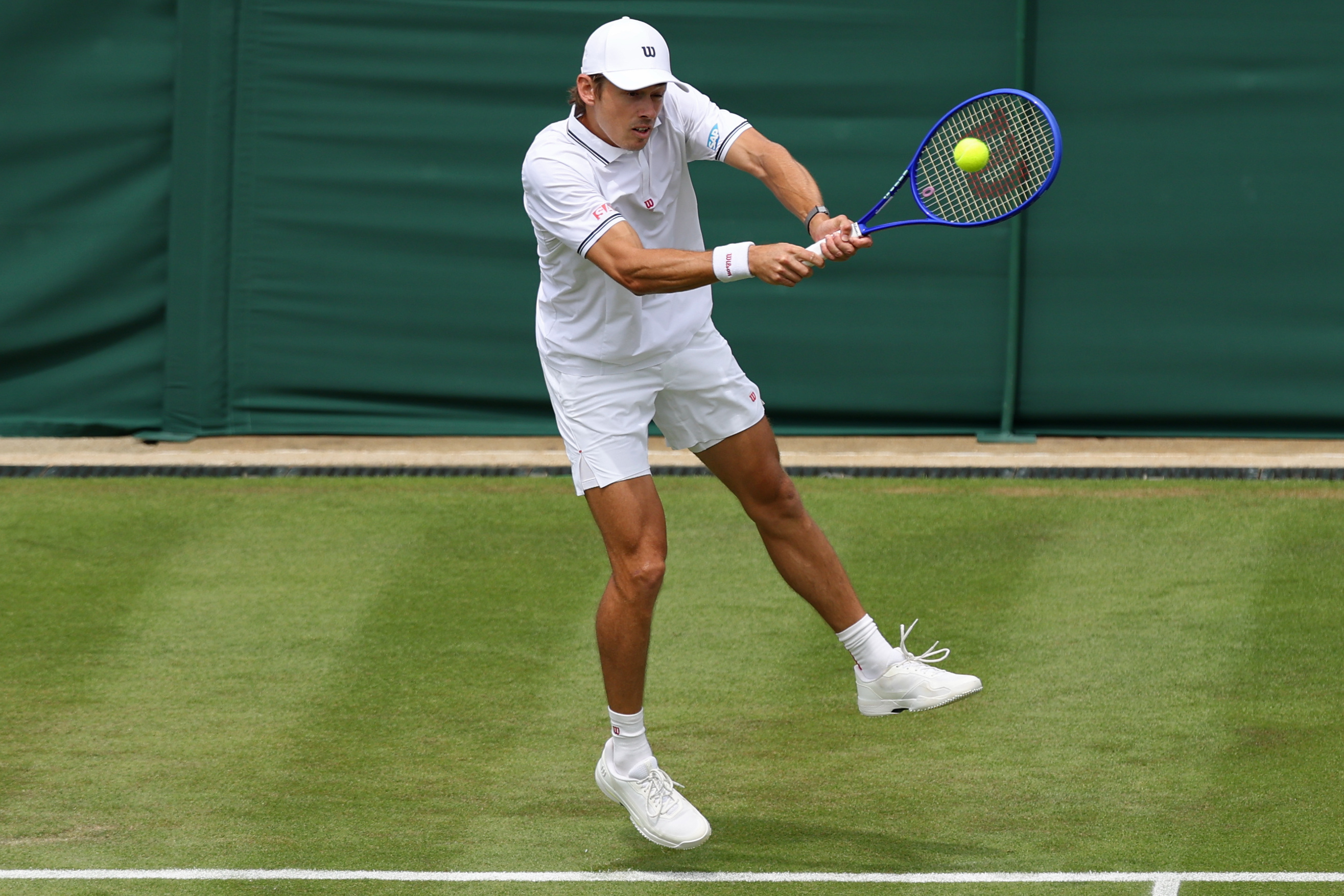 Honorary Brit De Minaur eases into second round | Reuters