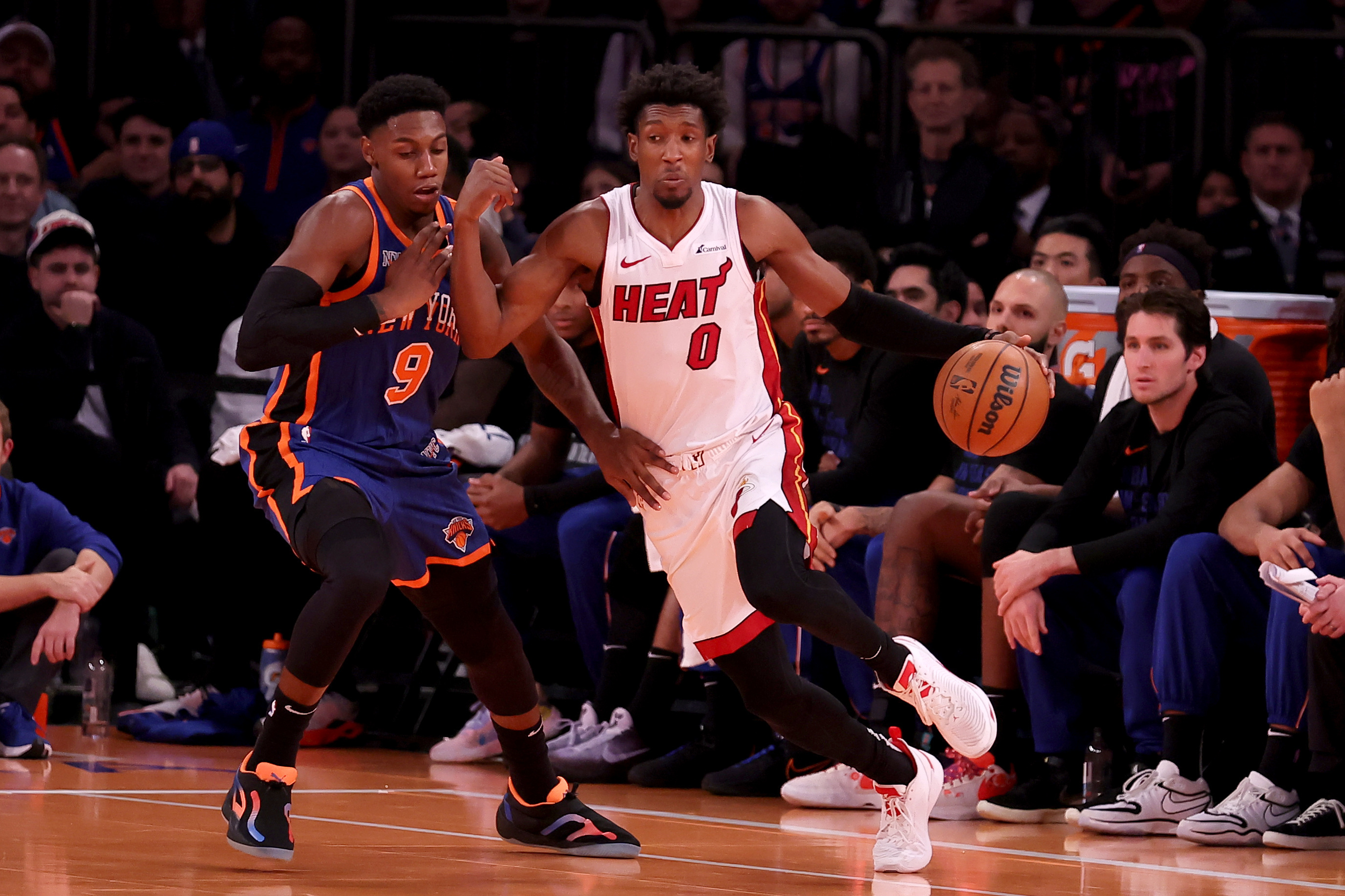 Knicks Pull Off Late Comeback For Win Over Heat | Reuters