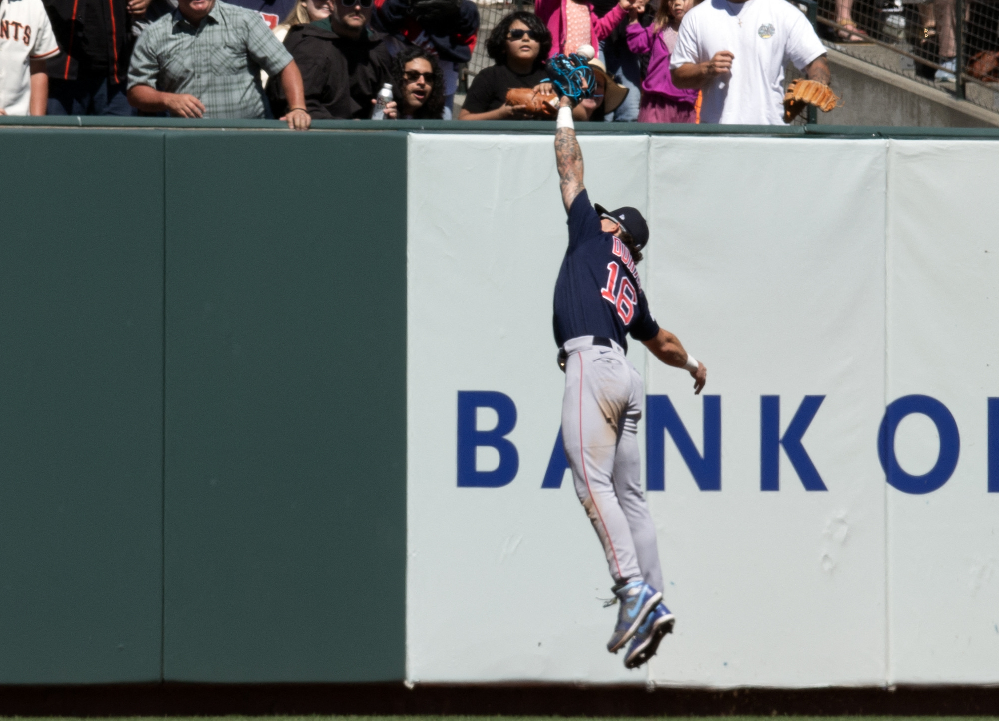 Joc Pederson's 11th-inning single lifts San Francisco Giants past Boston  Red Sox 4-3 - ABC7 San Francisco