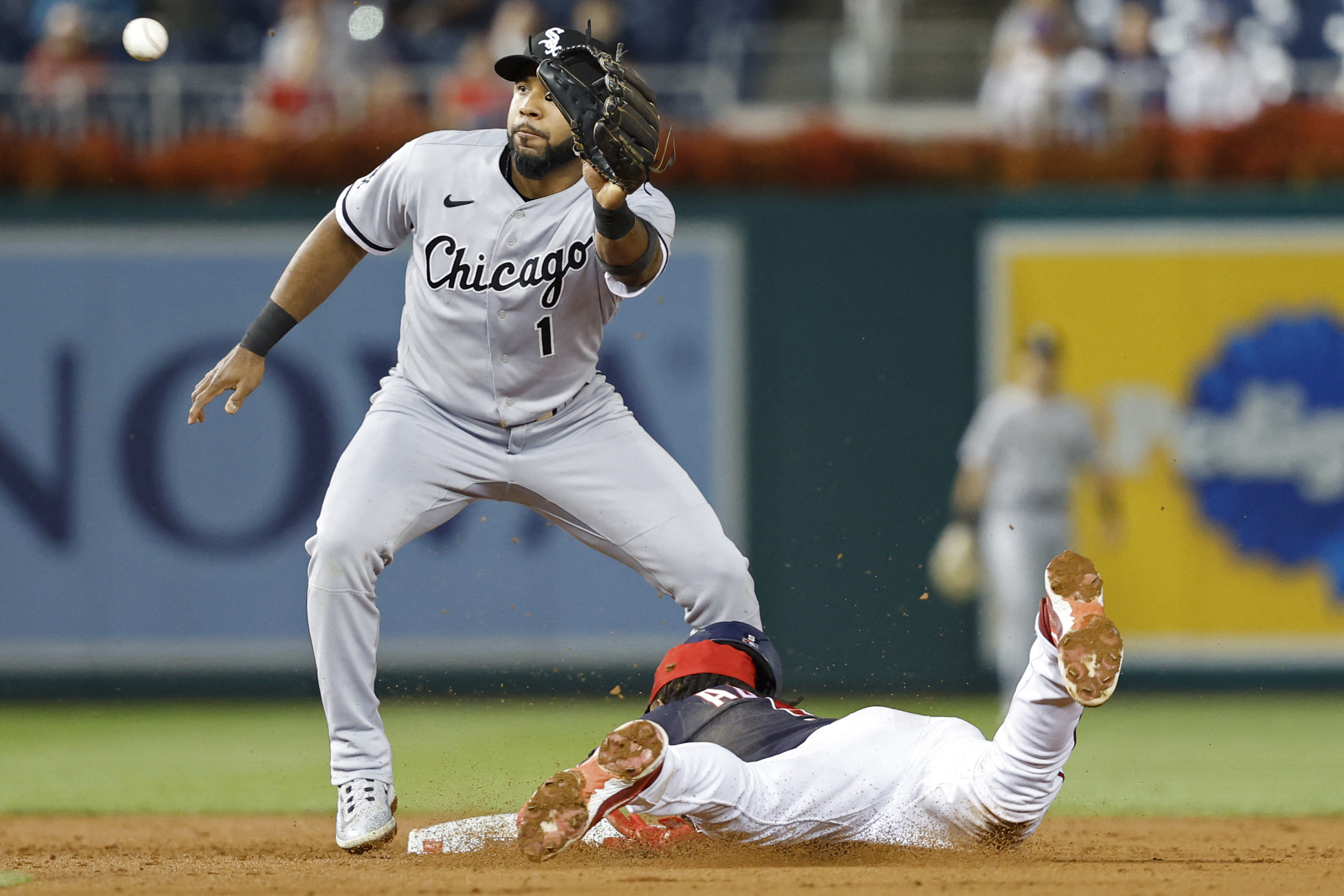 Mike Clevinger pitches a 6-hitter as the White Sox beat the Nationals 6-1