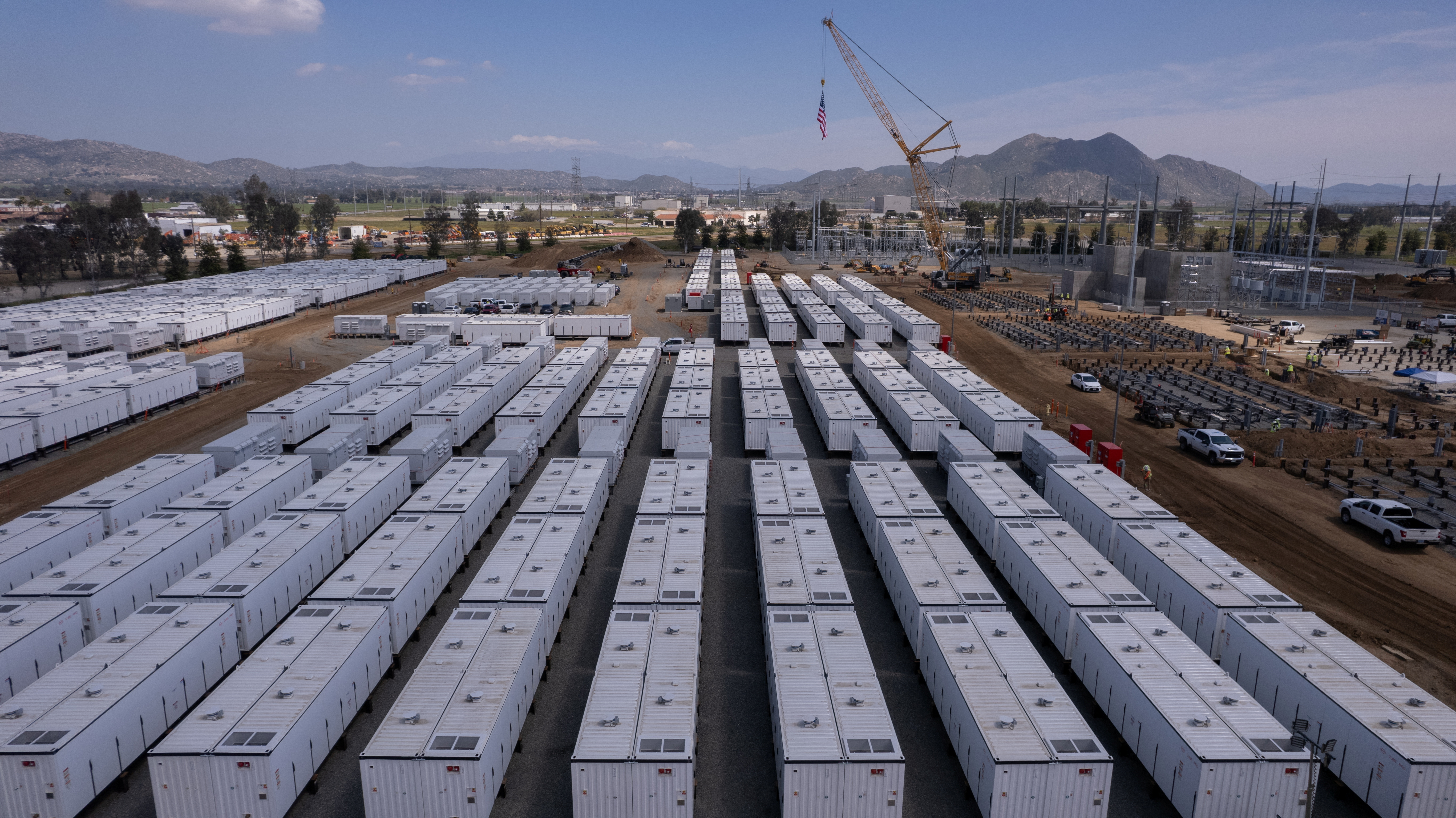 California battery plant is among world's largest as power storage booms |  Reuters