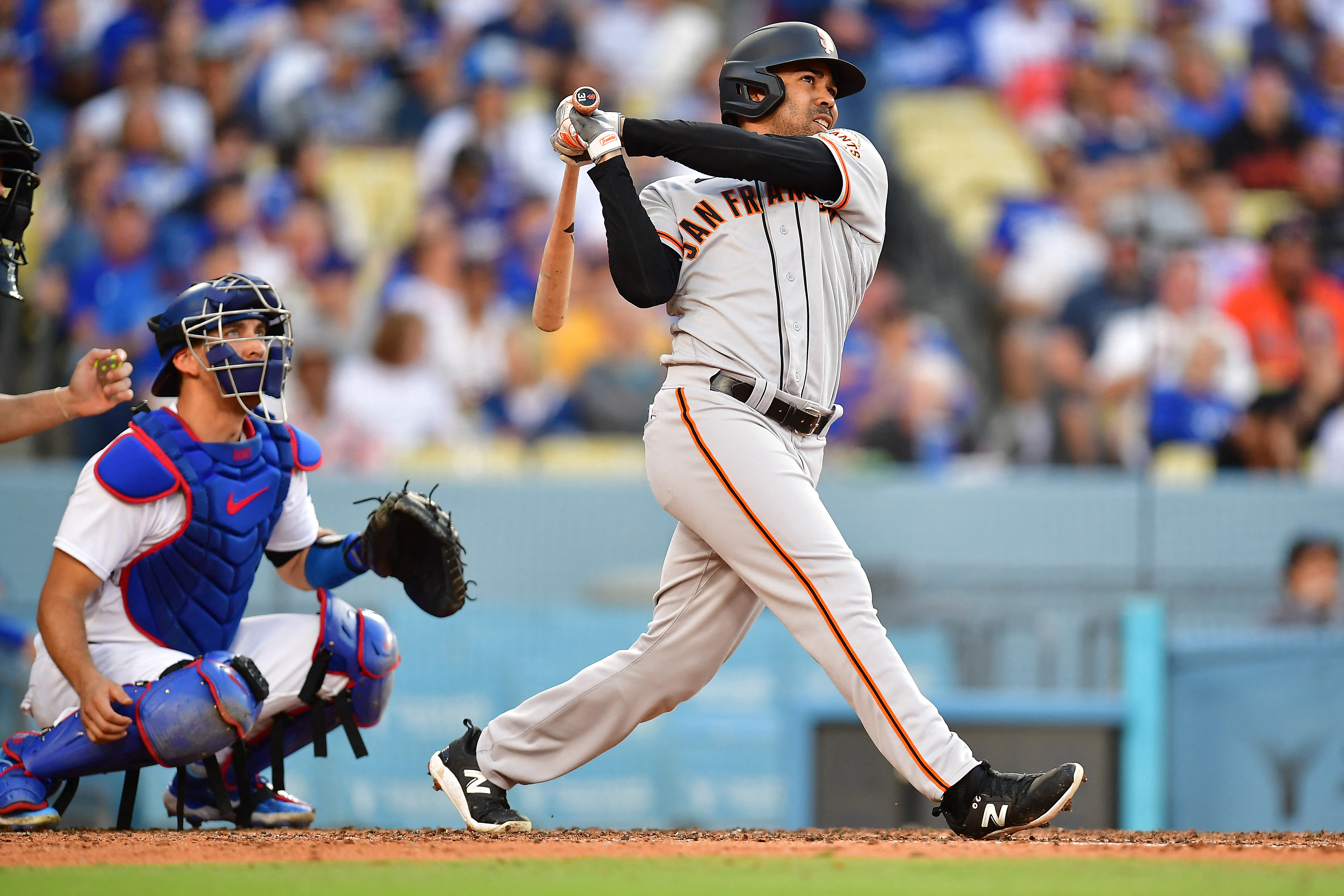 J.D. Davis helps Giants dismantle Dodgers, 15-0