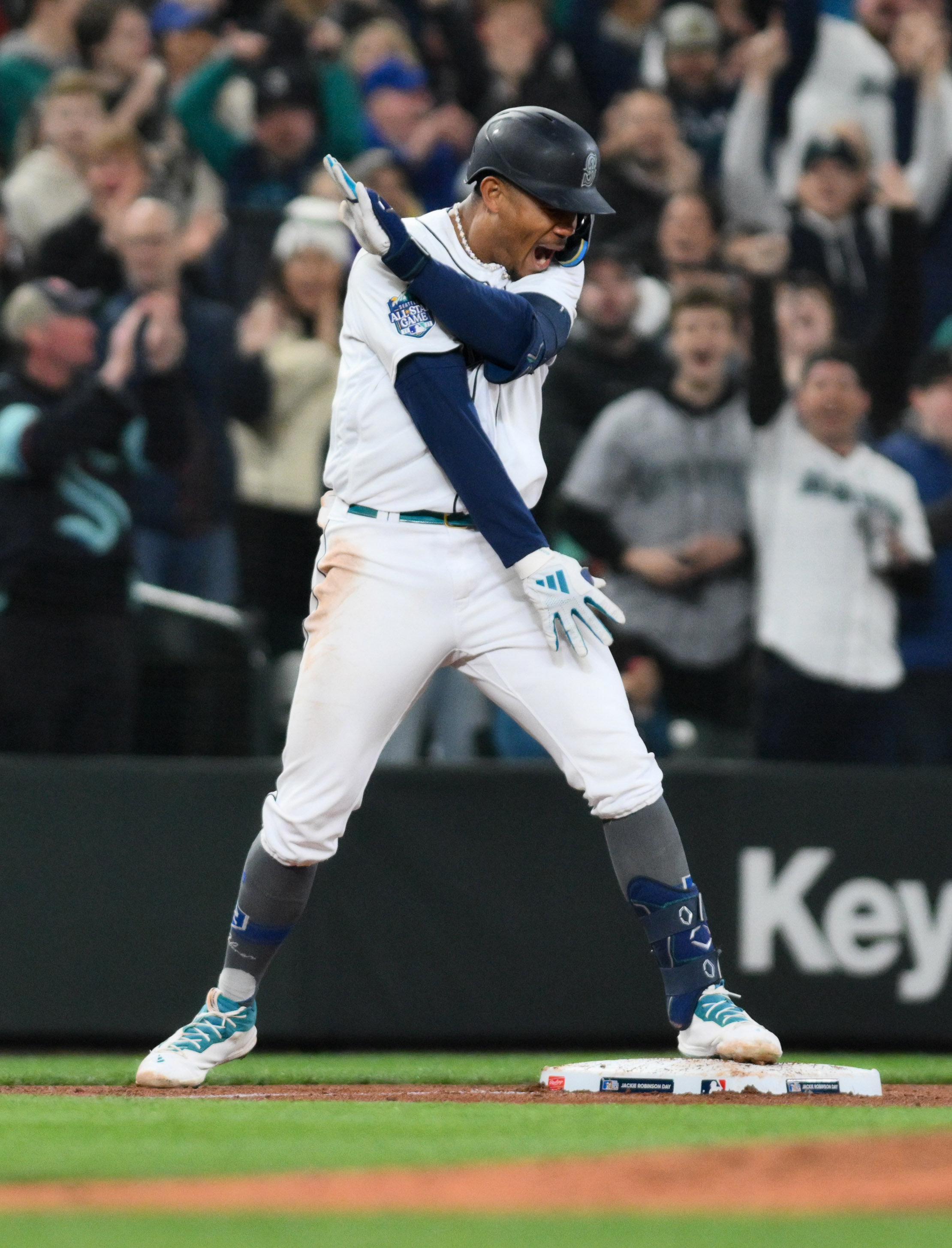 Rodríguez, Suárez spark Mariners to 9-2 win over Rockies