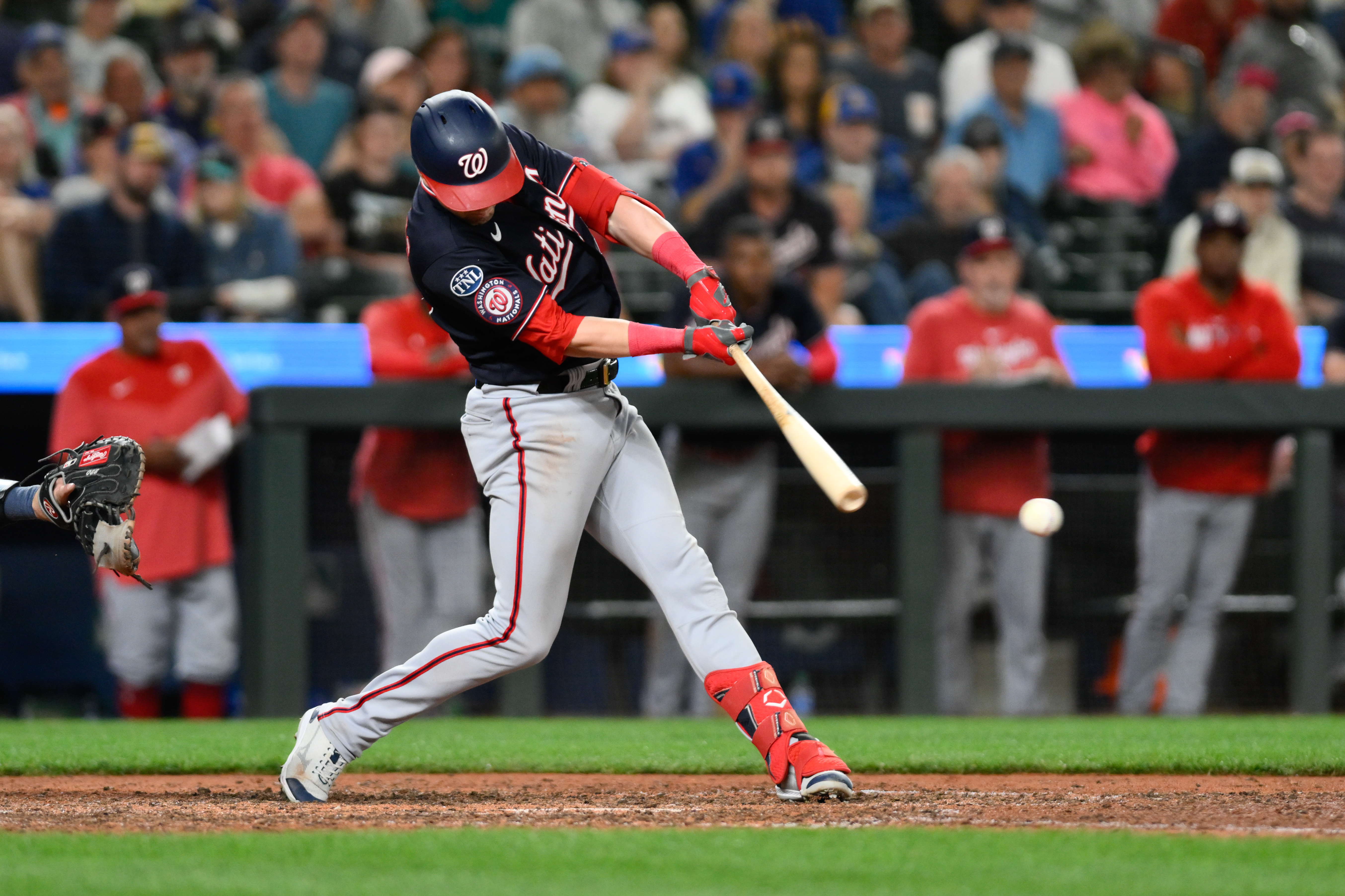 Nationals rally in 11th to take down Mariners