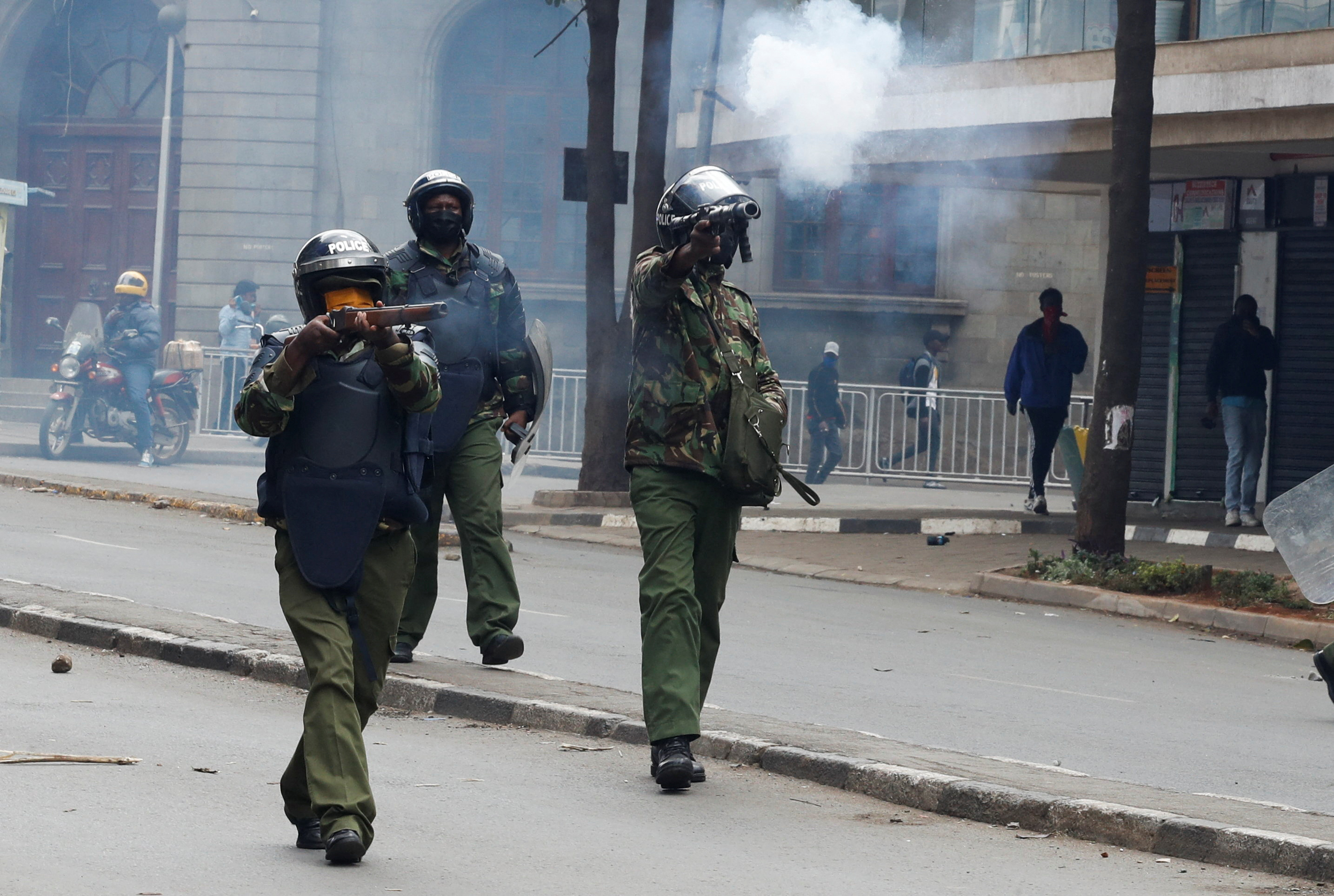 ケニア、増税撤回後もデモ終息せず ナイロビ近郊で2人死亡 | ロイター