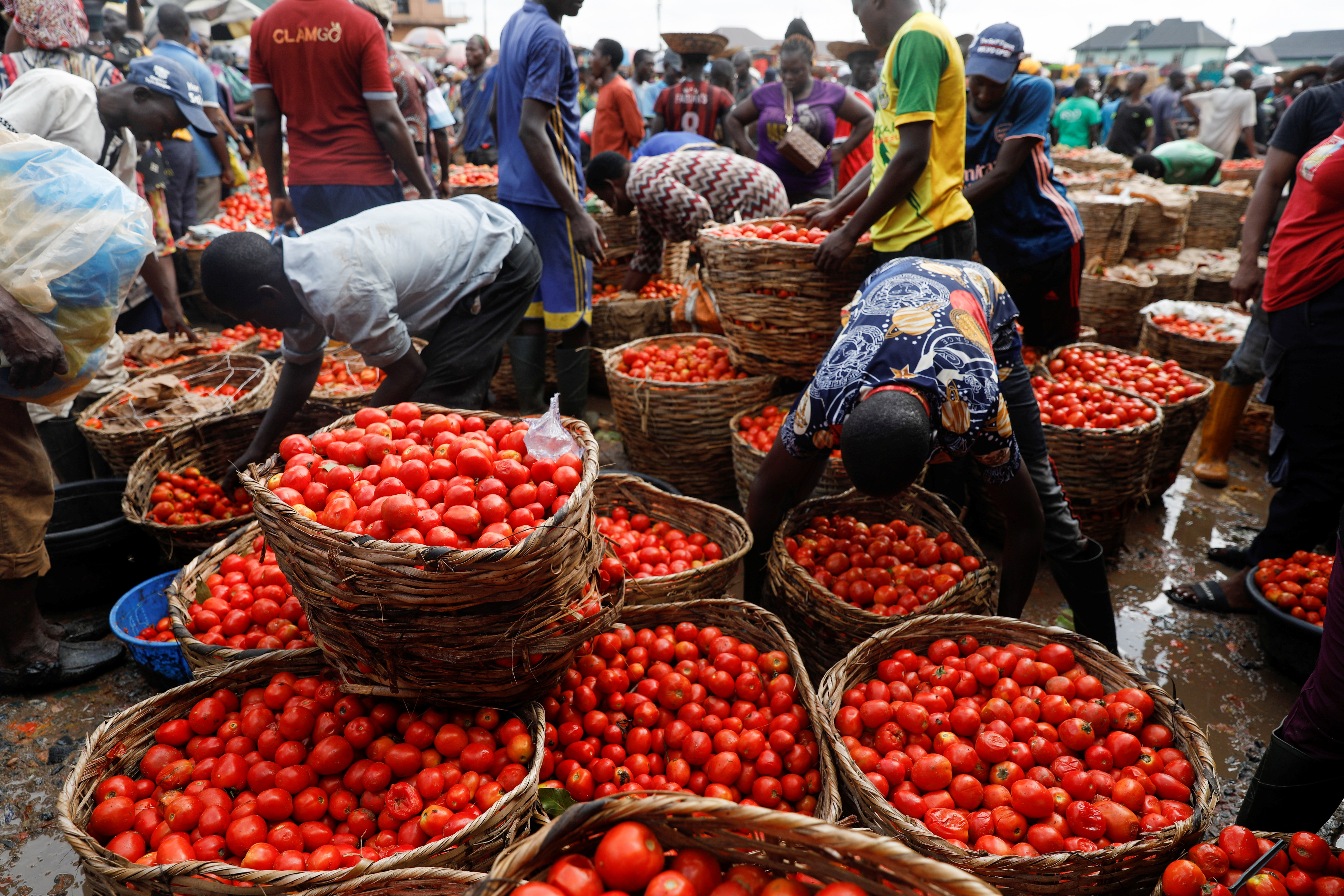 Nigeria inflation quickens to 22.04% in March | Reuters