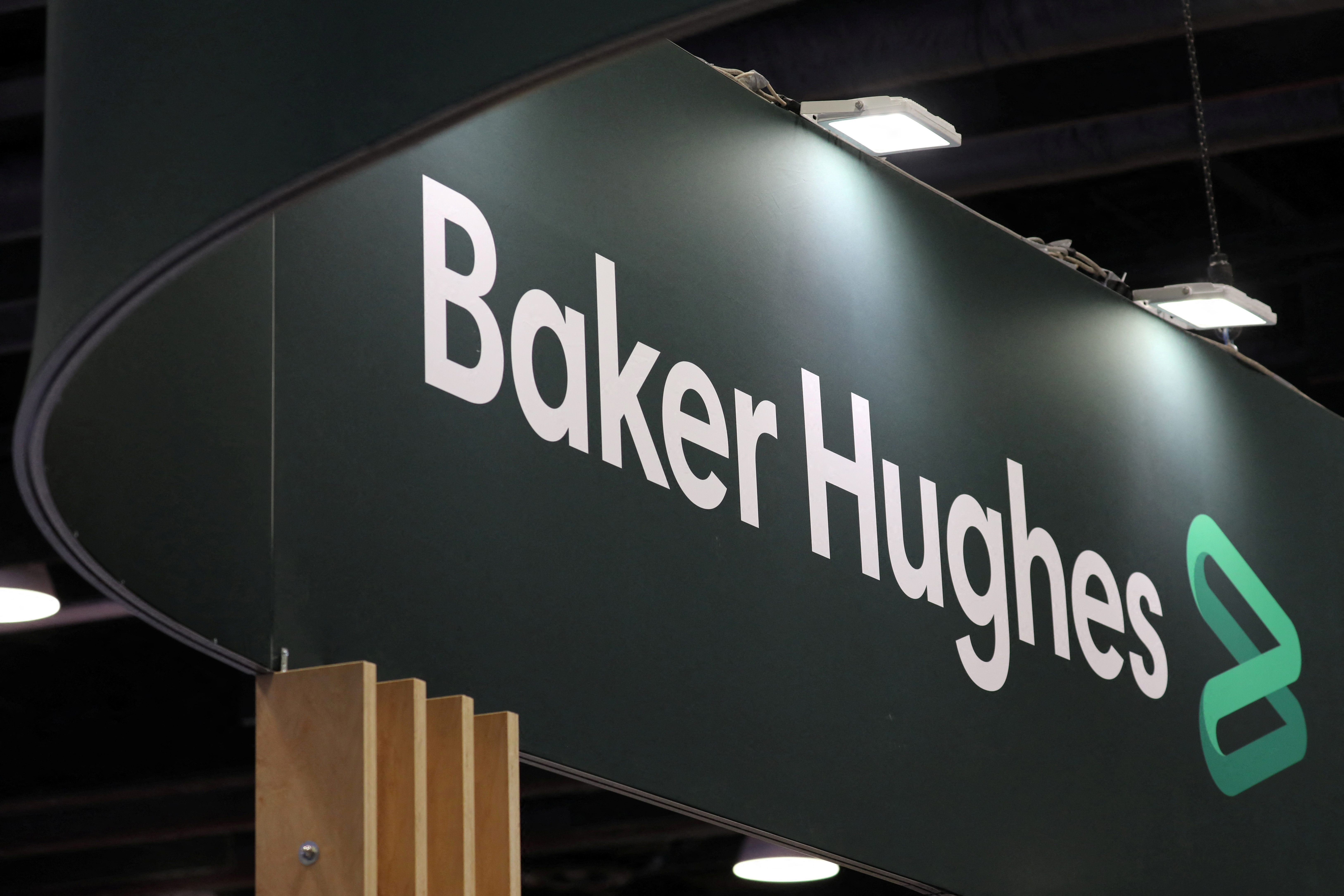 Ananym suggests Baker Hughes spin out its oil services equipment business | Reuters