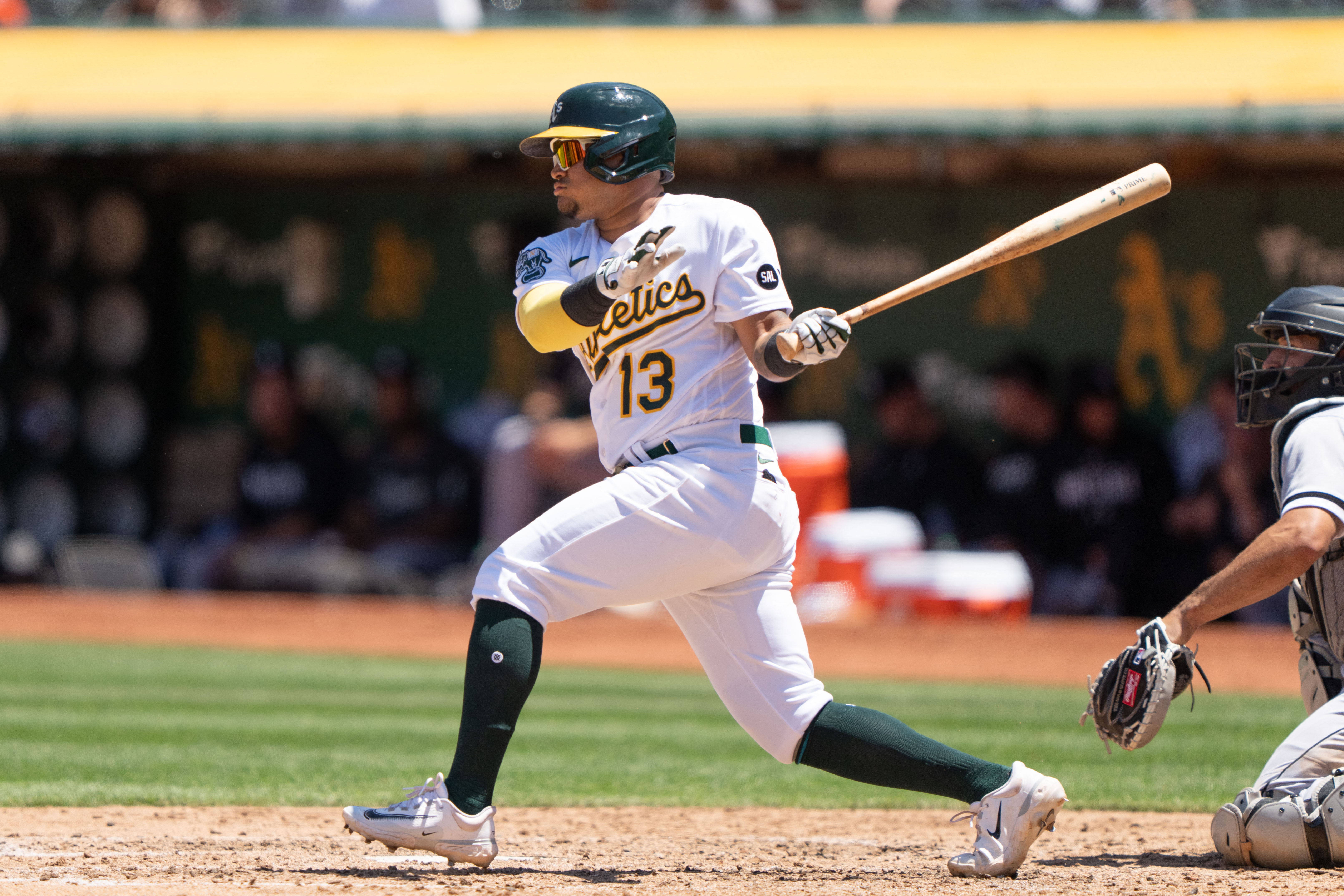 Athletics edge White Sox thanks to 10th-inning error