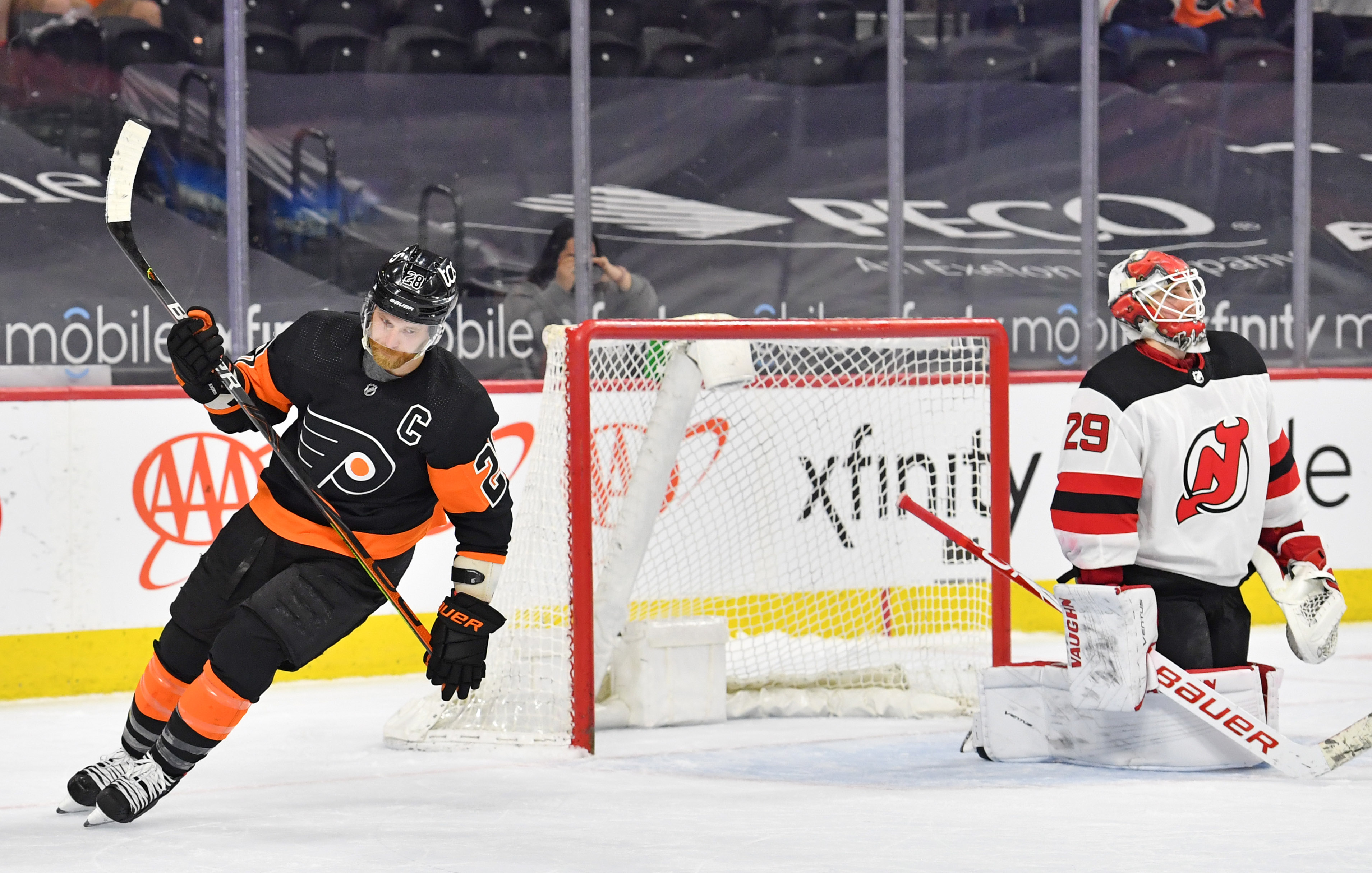 Tristan Jarry, Pittsburgh Penguins keep New York Islanders winless in new  arena 