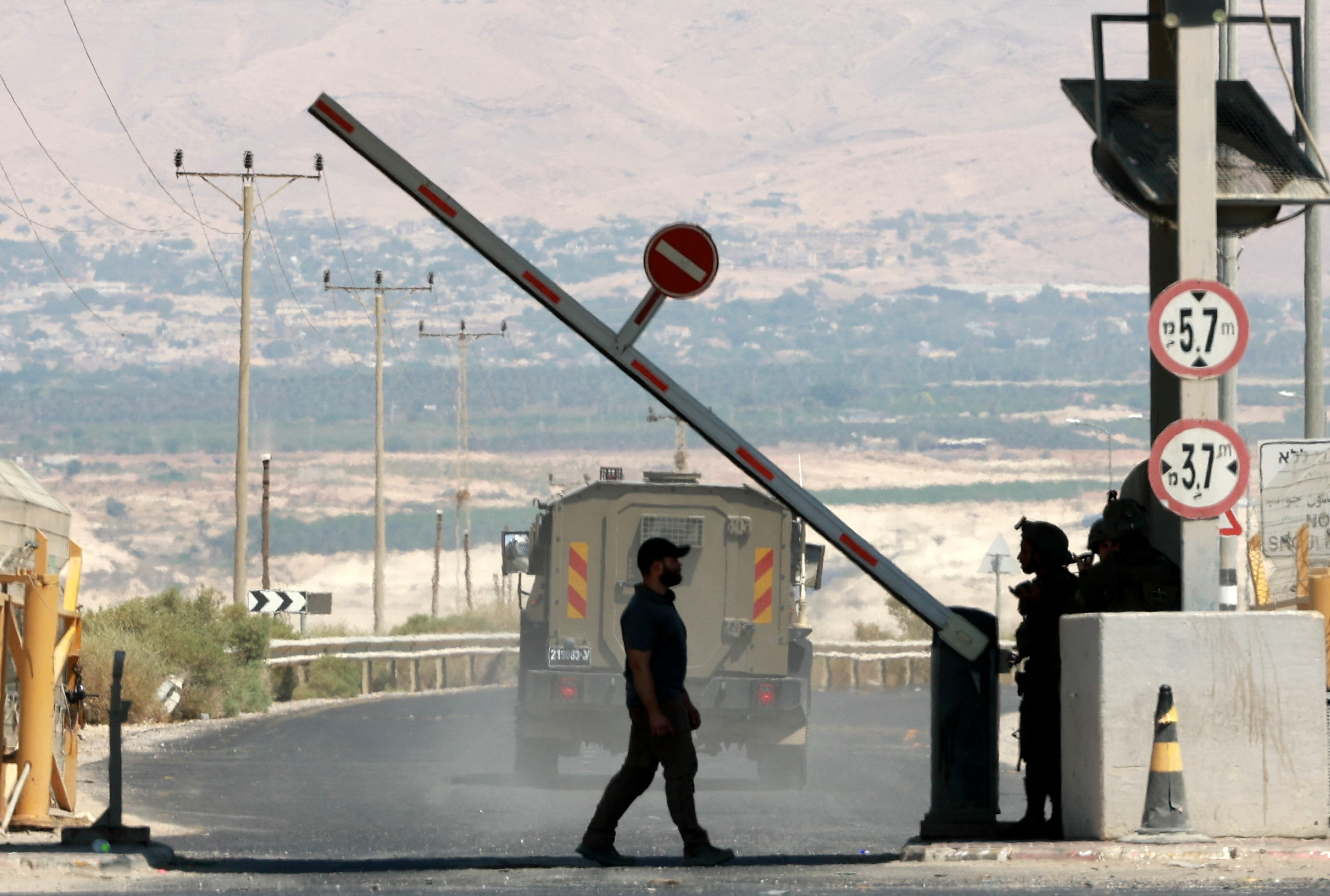 Israel to close West Bank crossing to Jordan indefinitely | Reuters