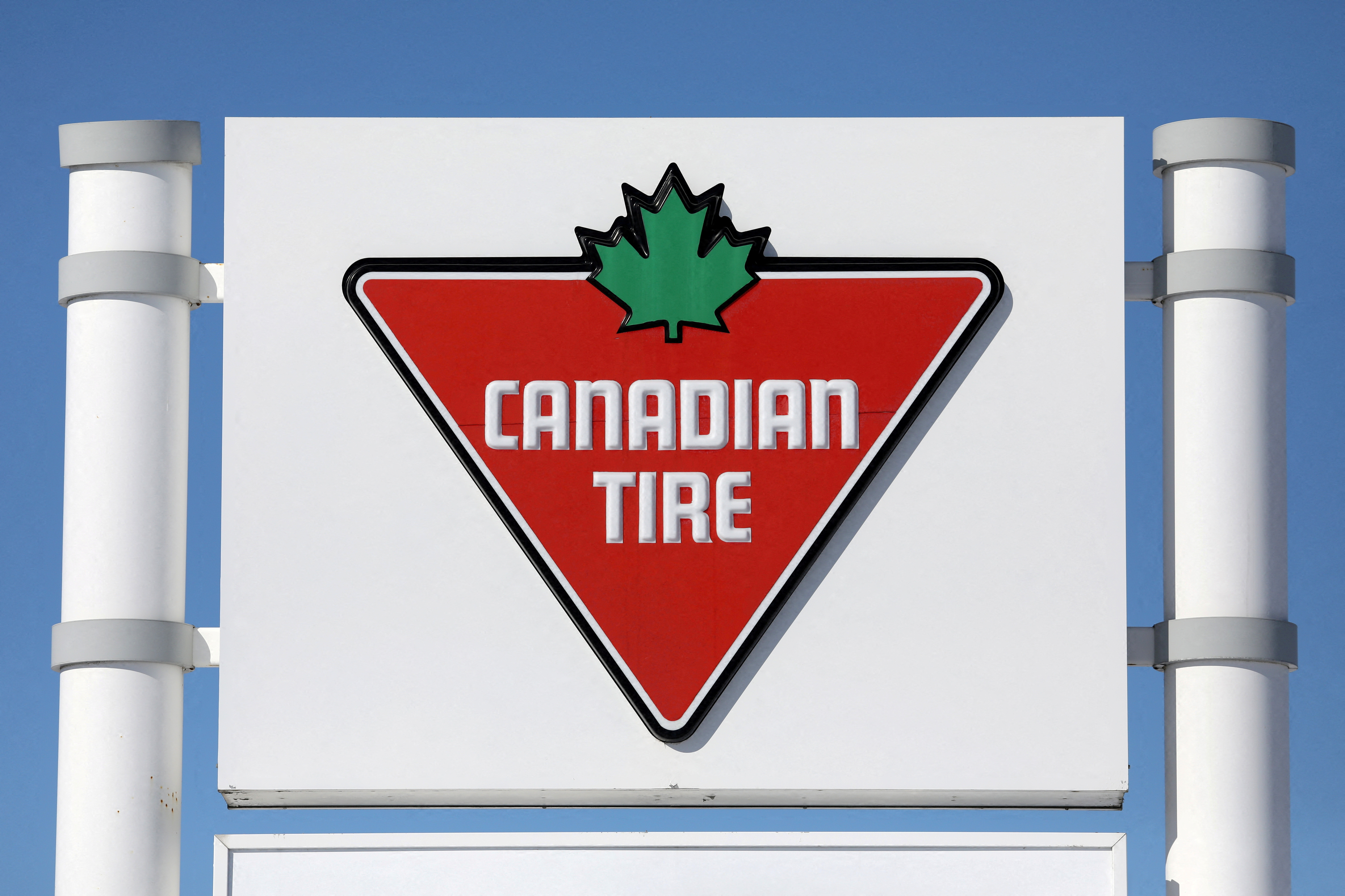 Canadian Tire lays off 3% of full-time employees, misses profit