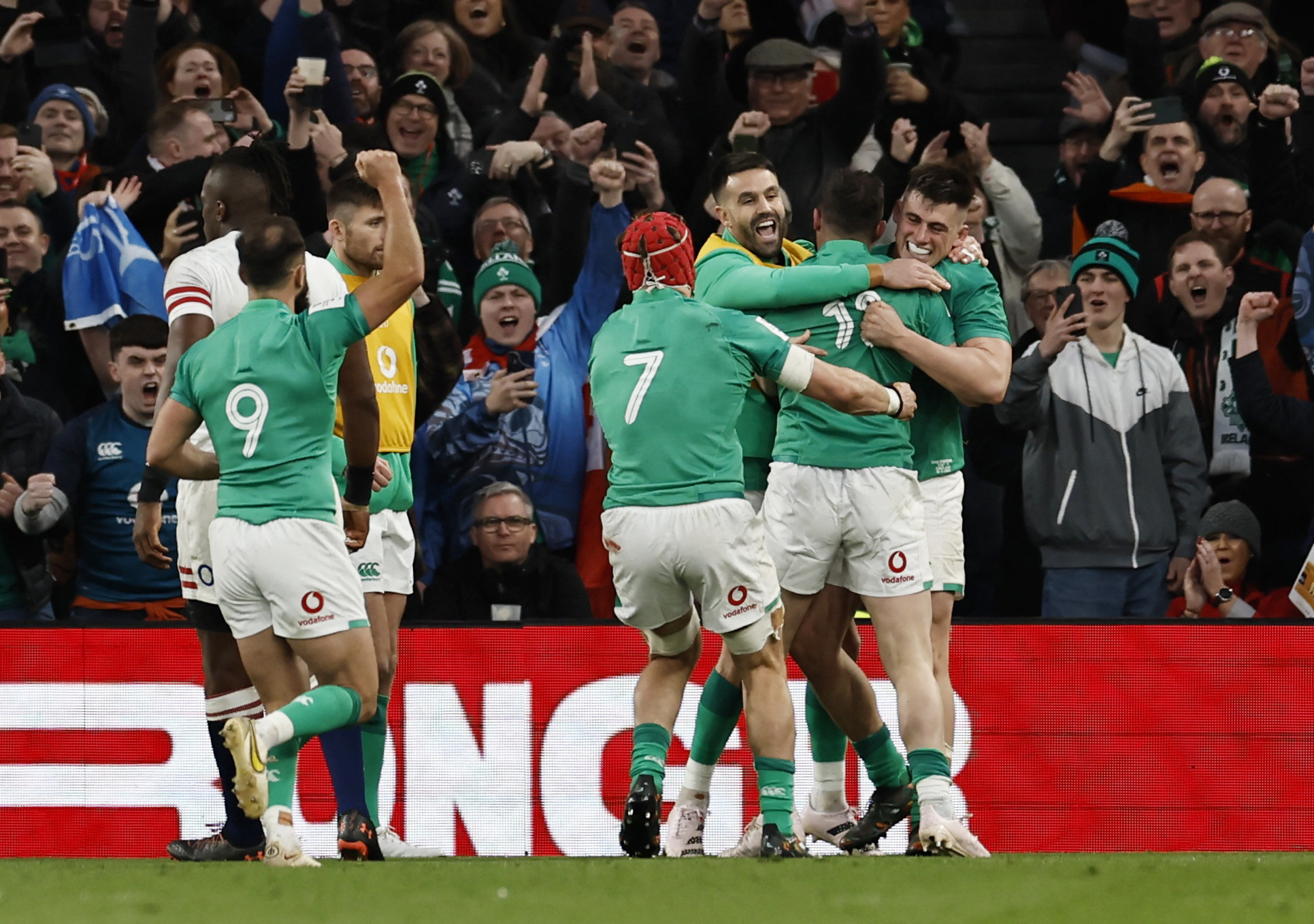 Imperious Ireland Beat England To Clinch Six Nations Grand Slam | Reuters