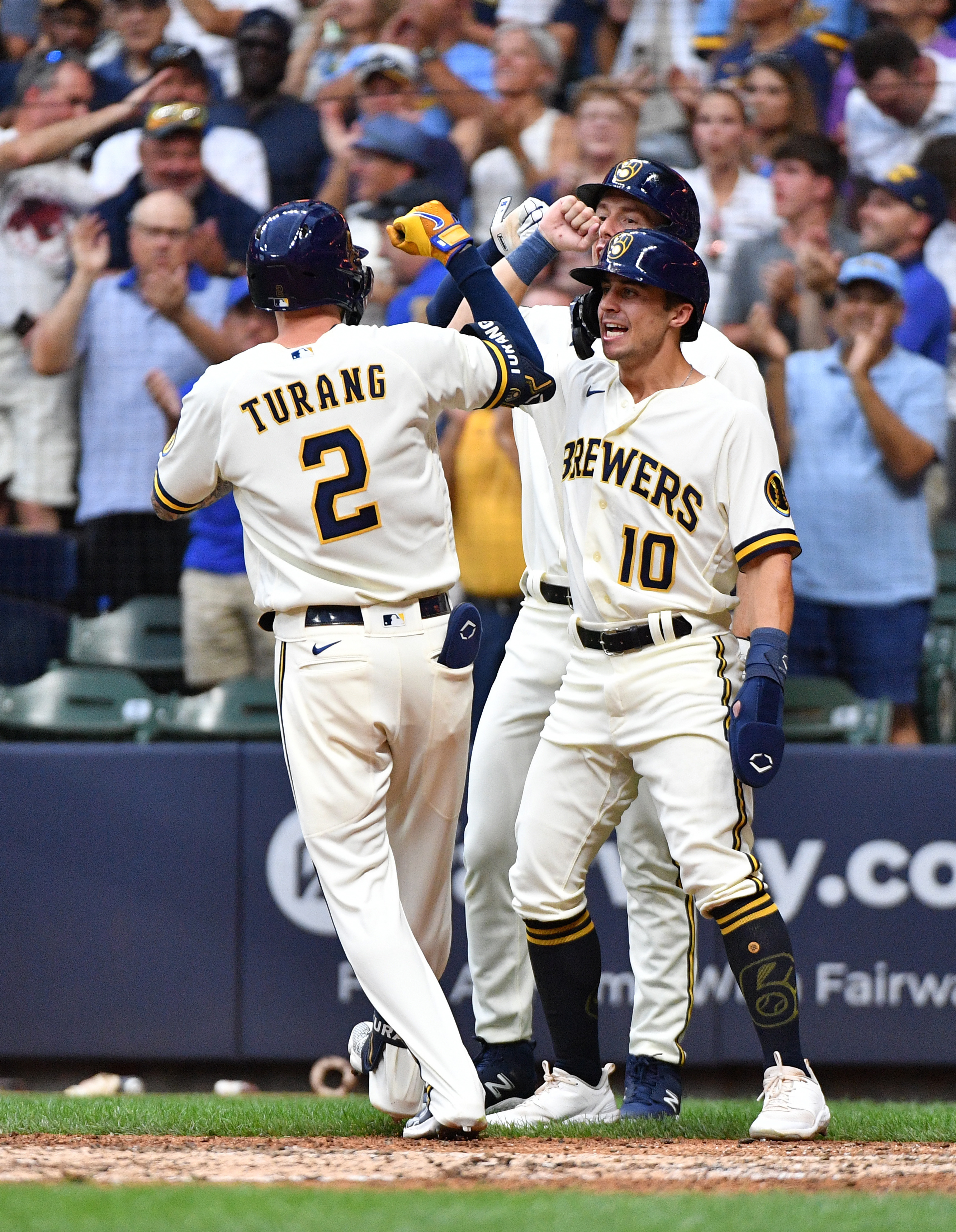 Brice Turang, Sal Frelick hit 3-run homers in the Brewers' 14-1 victory  over the Pirates