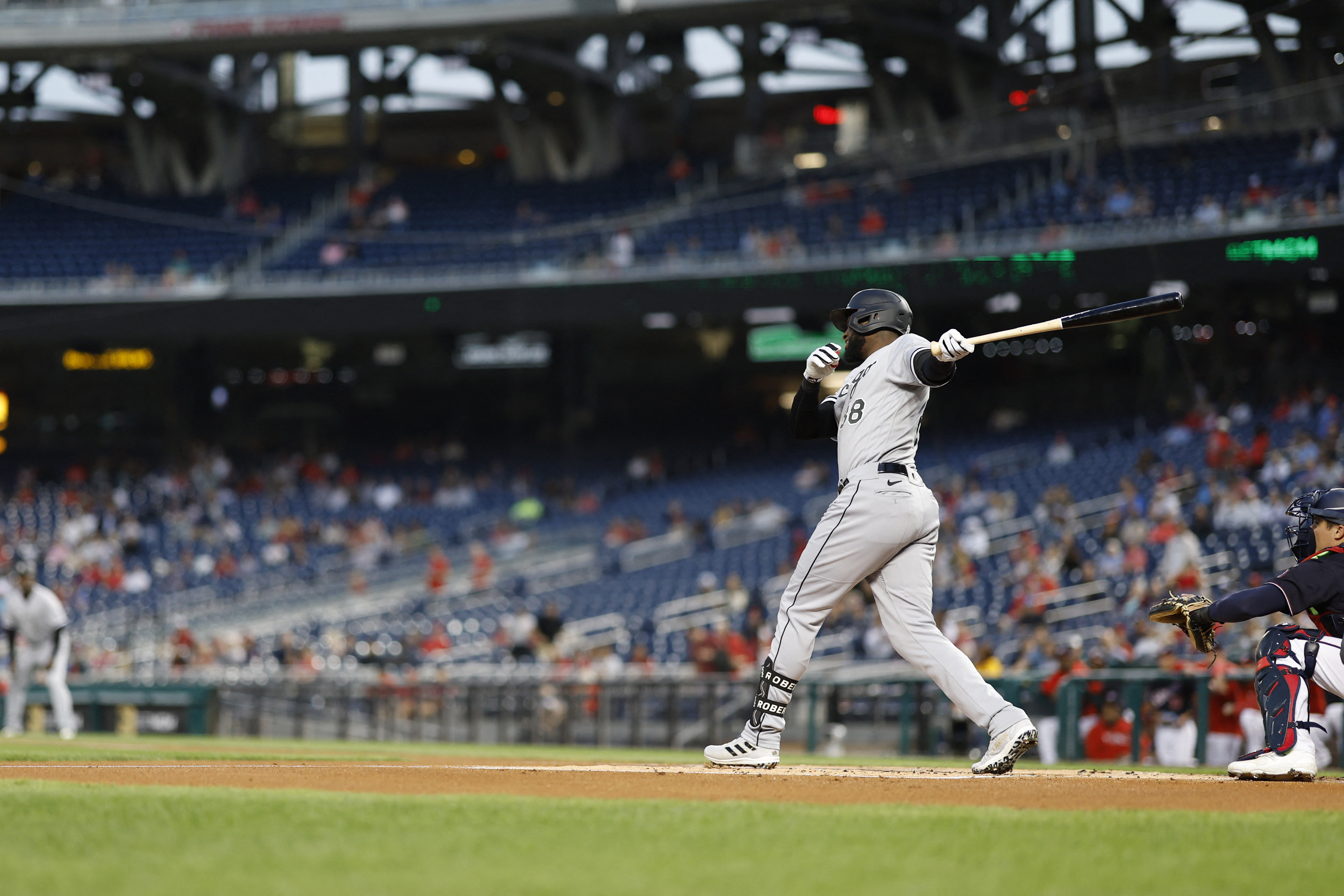 Joey Meneses' pinch-hit blast lifts Nats over White Sox