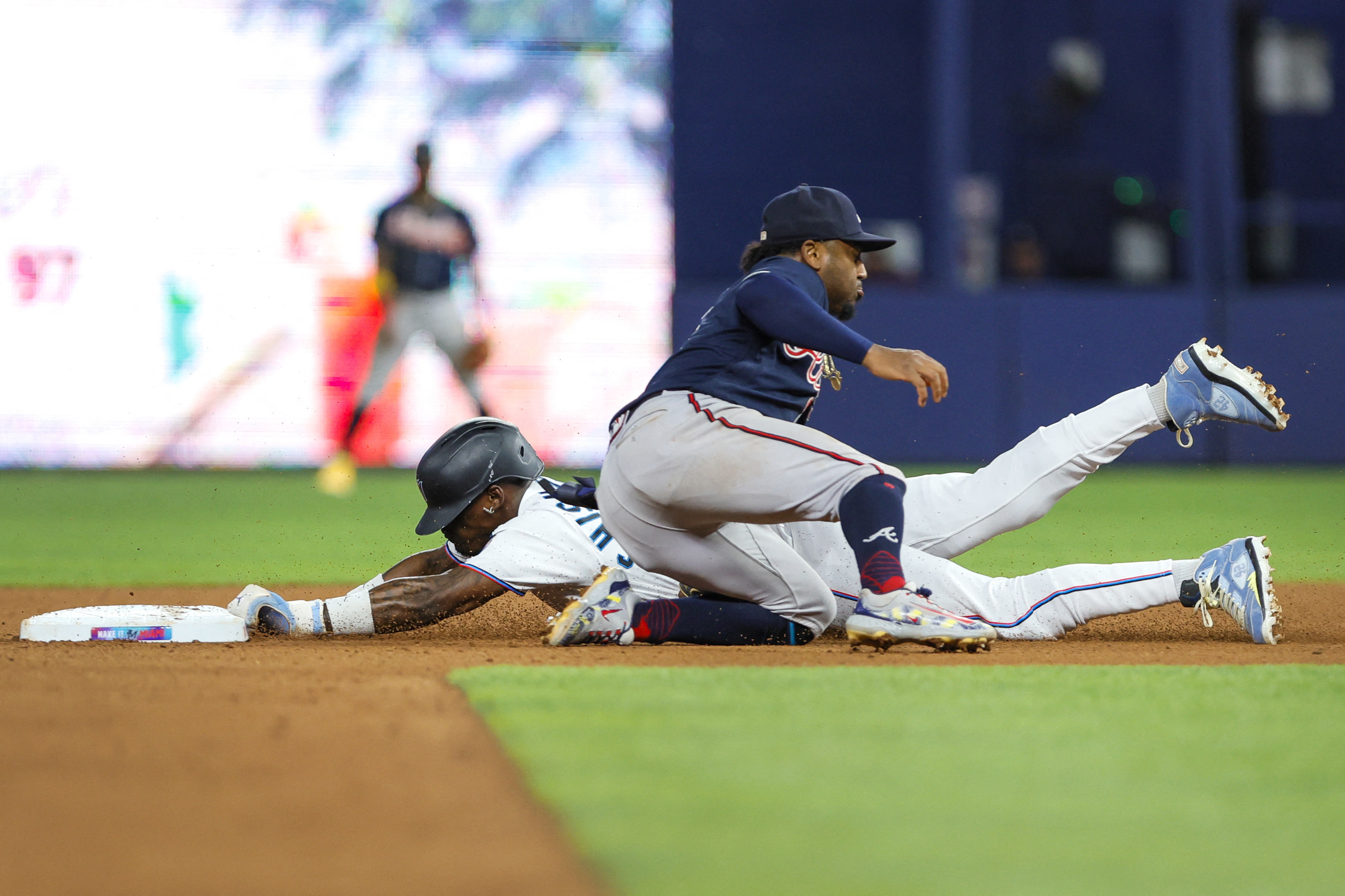 Marcell Ozuna powers Braves past Marlins