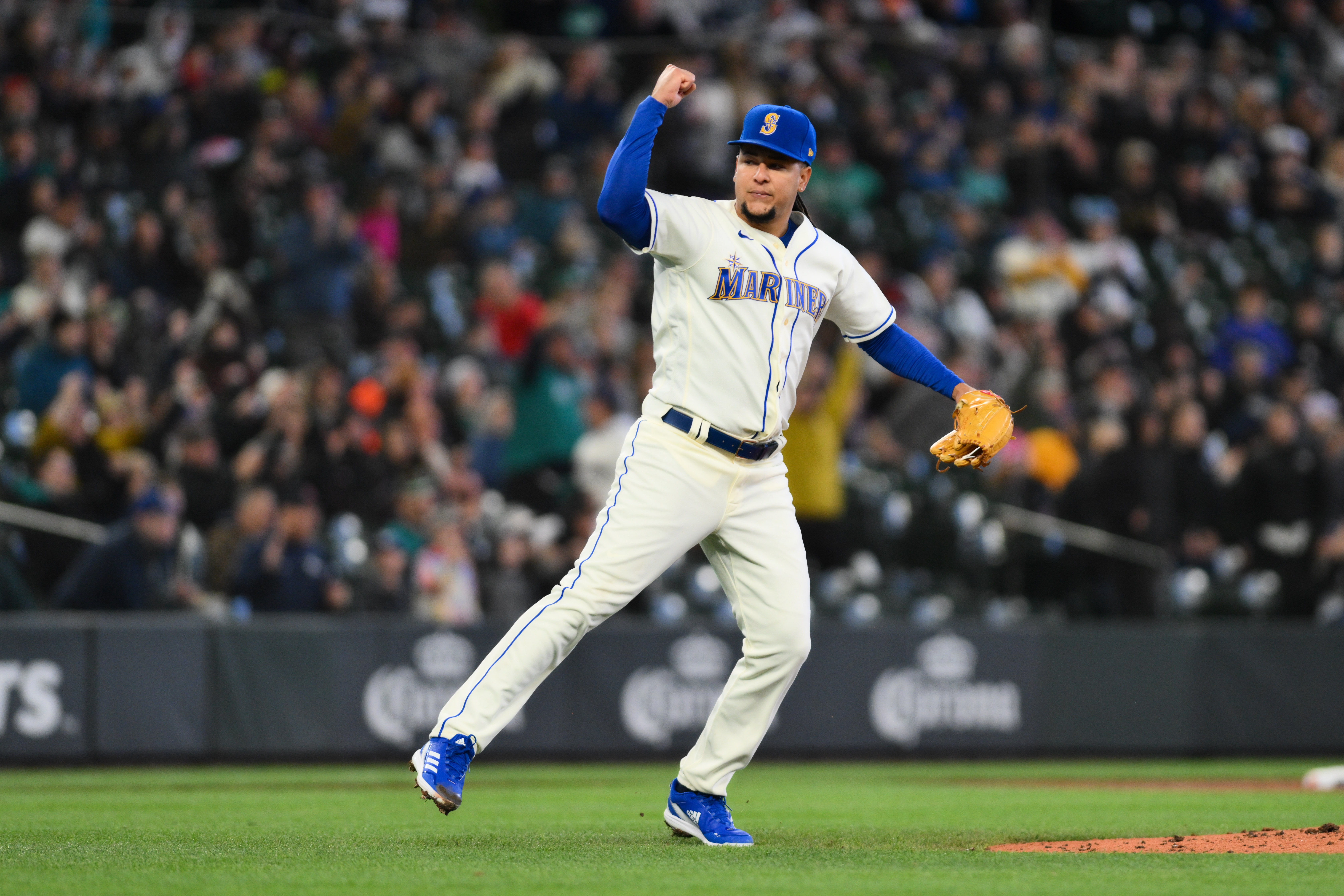 Mariners Sweep Rockies on Back of Near-Perfection From Luis Castillo!