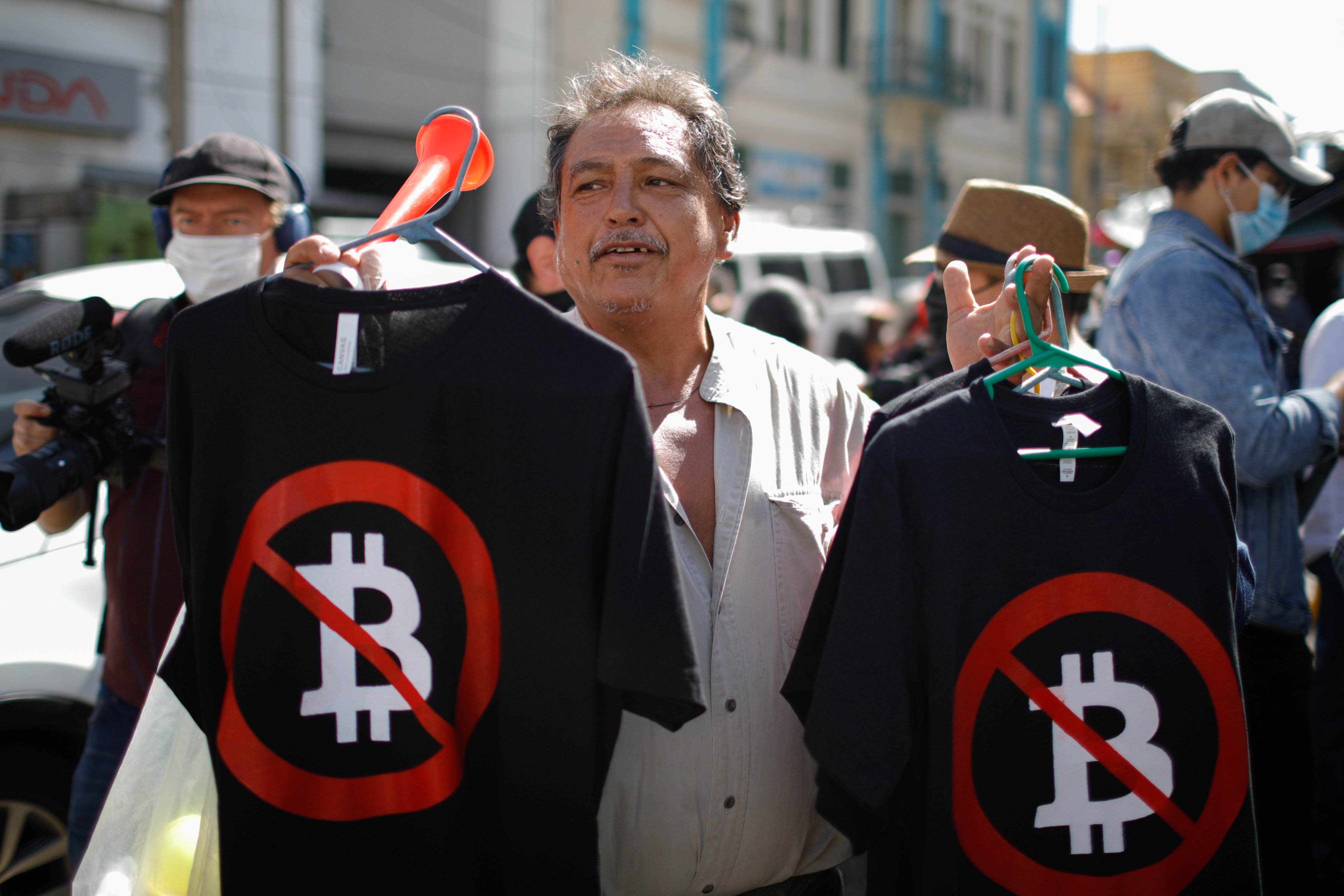 In El Salvador, Bitcoin's Libertarian Streak Meets an Autocratic