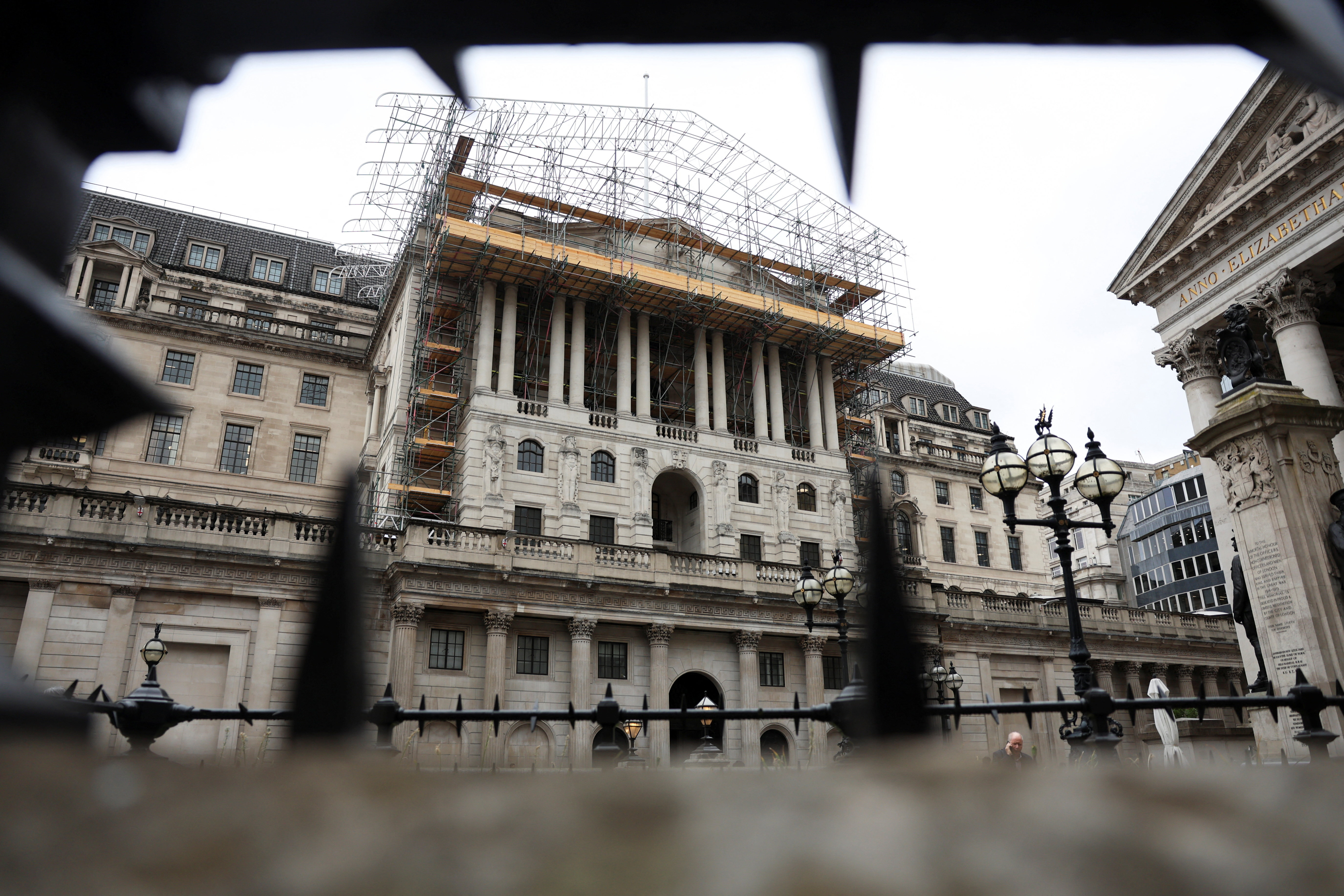 英中銀、イラン戦争による物価上昇で利上げ根拠強まる＝グリーン政策