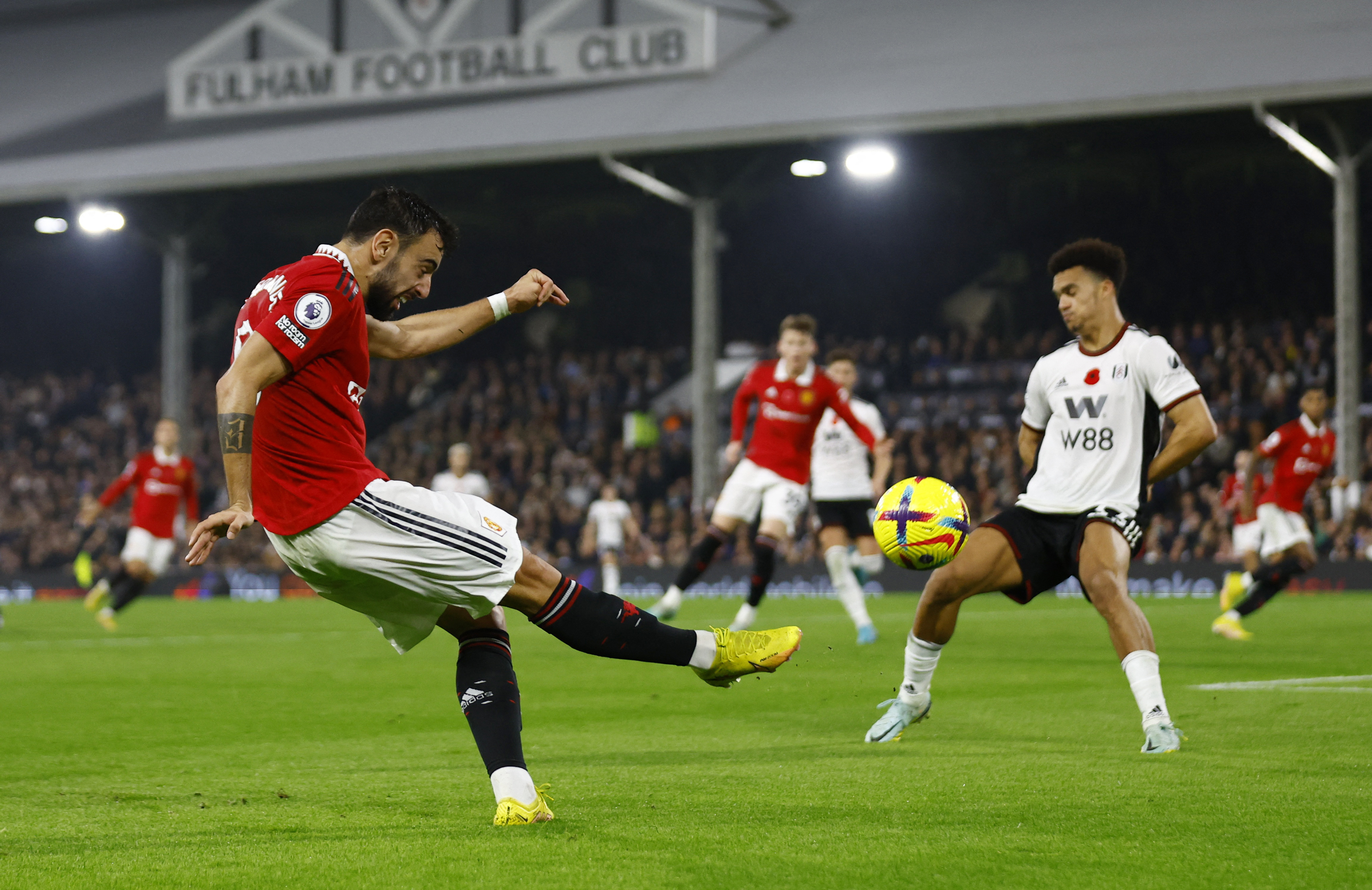 Manchester United beat Fulham 2-1 as Garnacho scores last-minute winner