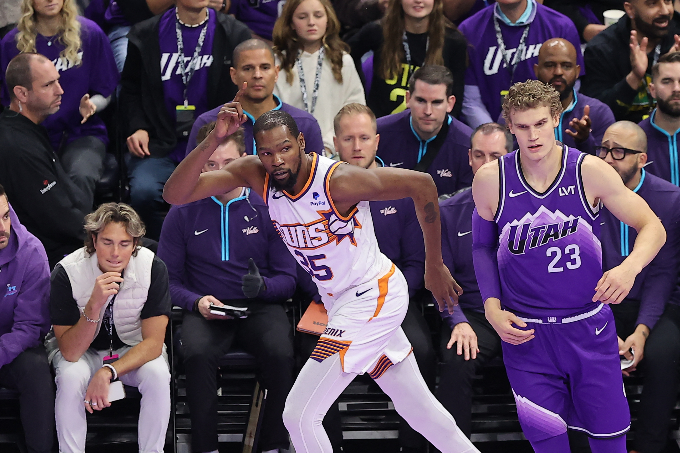 Kevin Durant puts up 38 as Suns sink Jazz Reuters