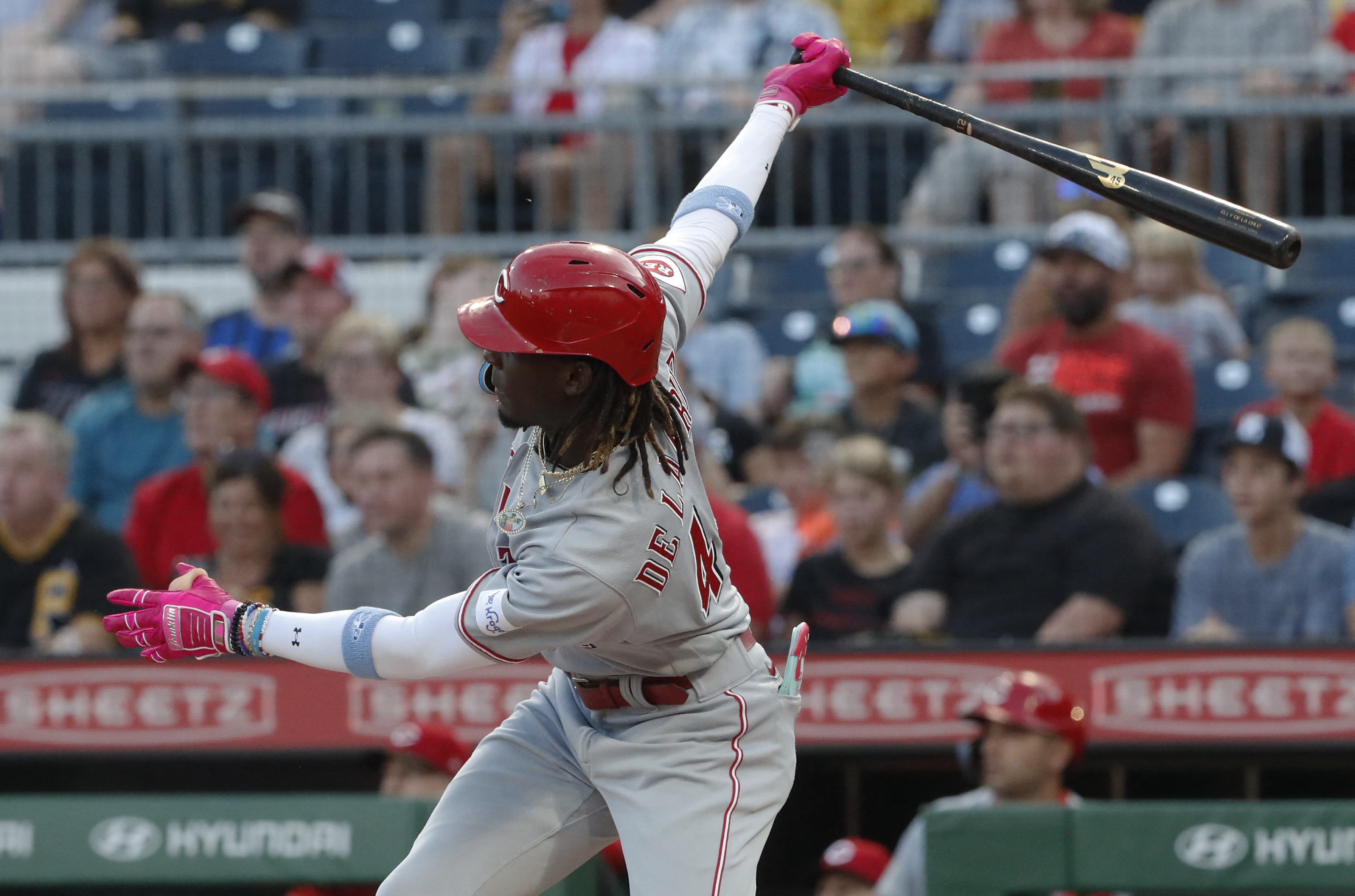 De La Cruz and Maile help the Reds rout the Pirates 9-2 for just their 2nd  win in 9 games - ABC News